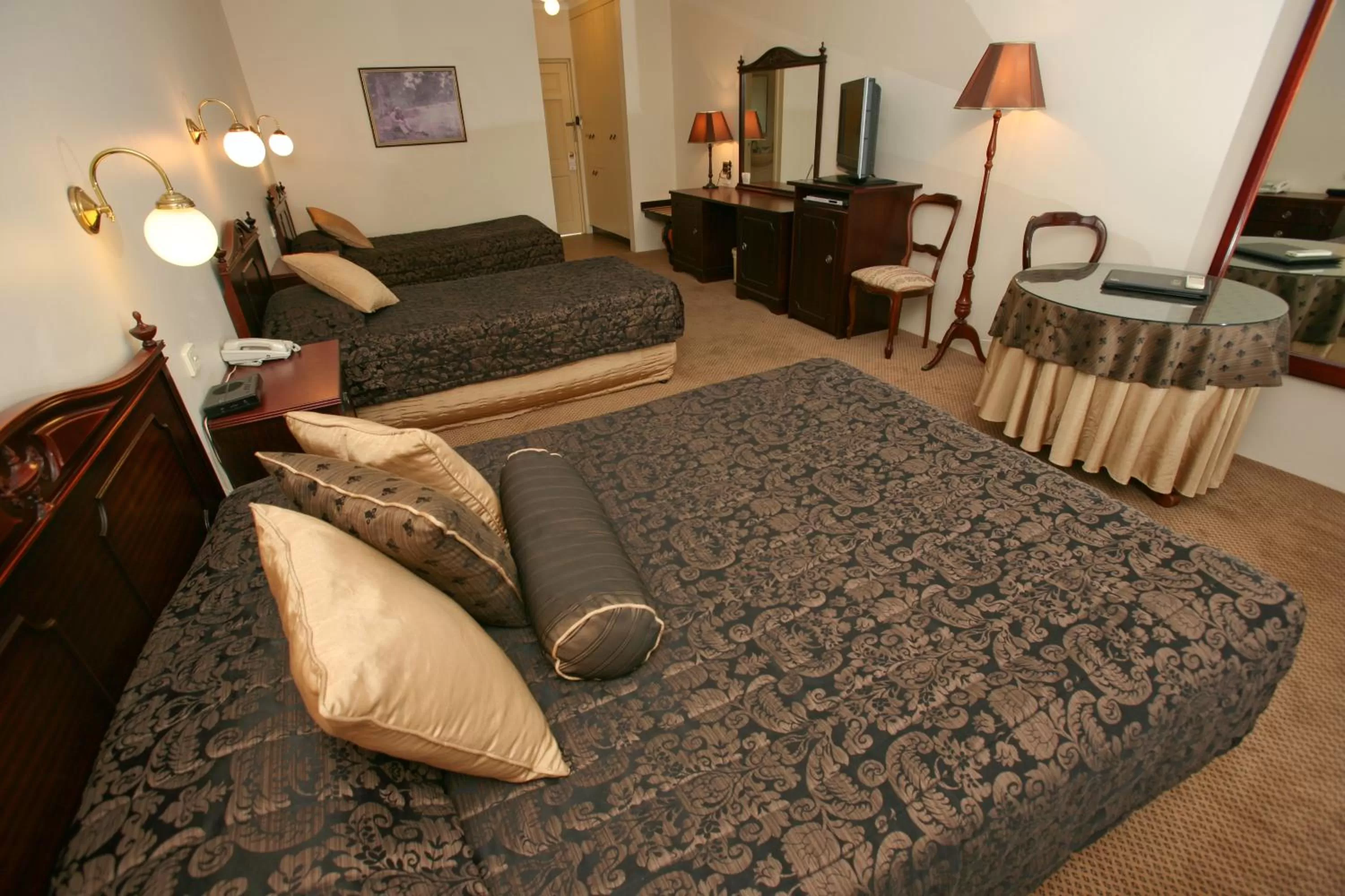 Executive Family Suite (2 Adults + 2 Children/ upstairs unit) in Australian Heritage Motor Inn
