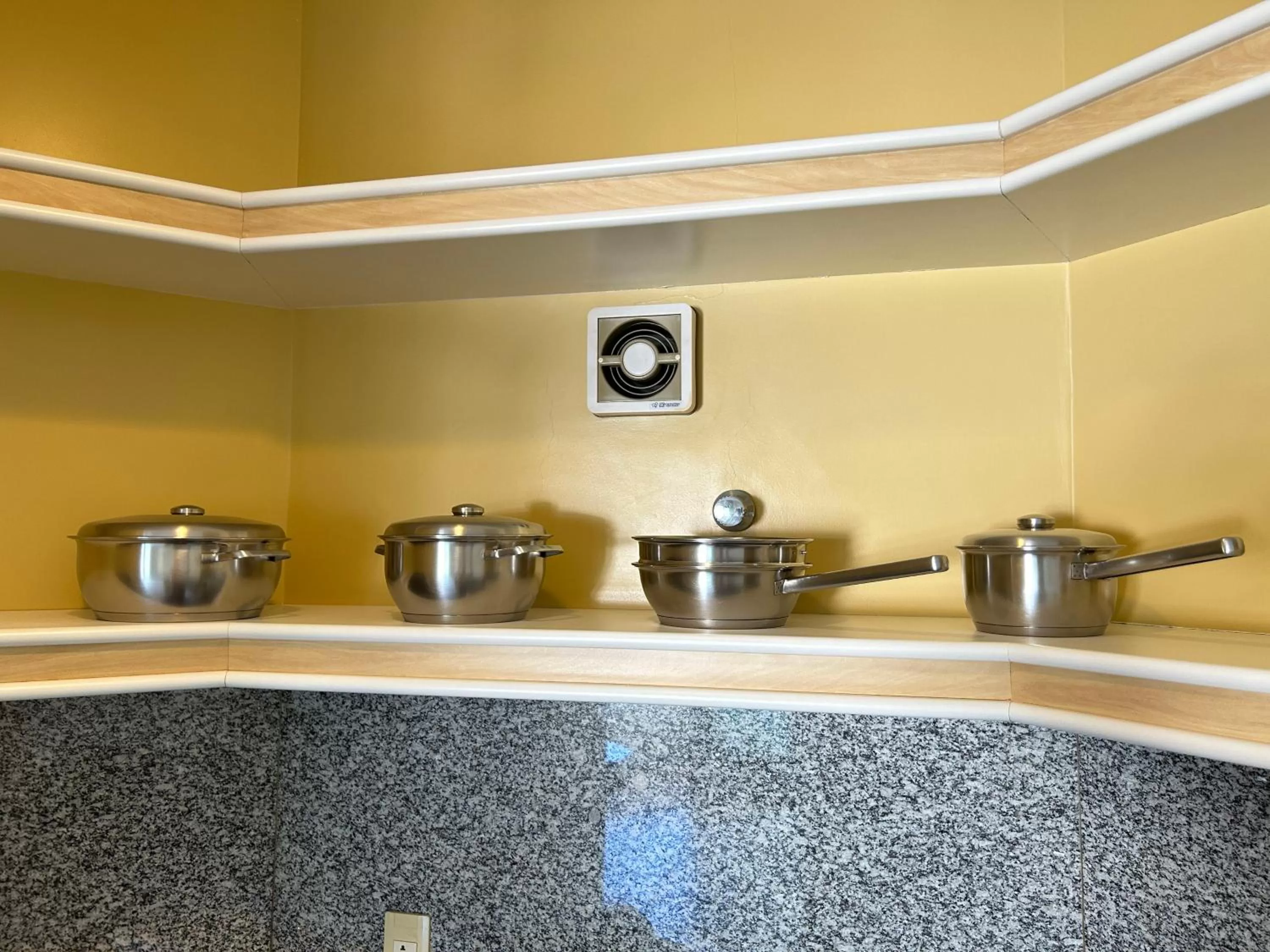 Kitchen or kitchenette, Kitchen/Kitchenette in Golfinhos Apart Hotel