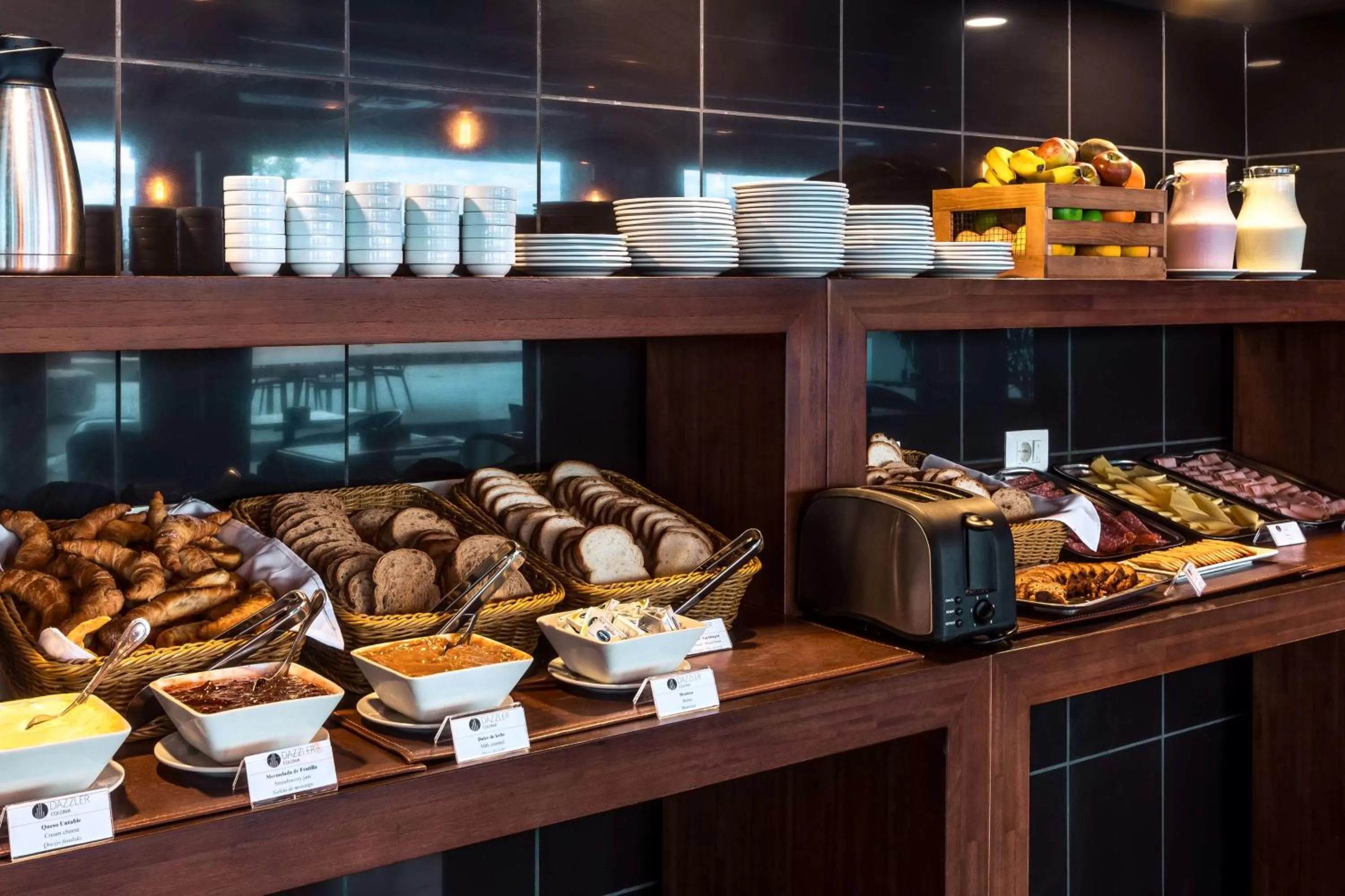 Restaurant/places to eat in Dazzler by Wyndham Colonia