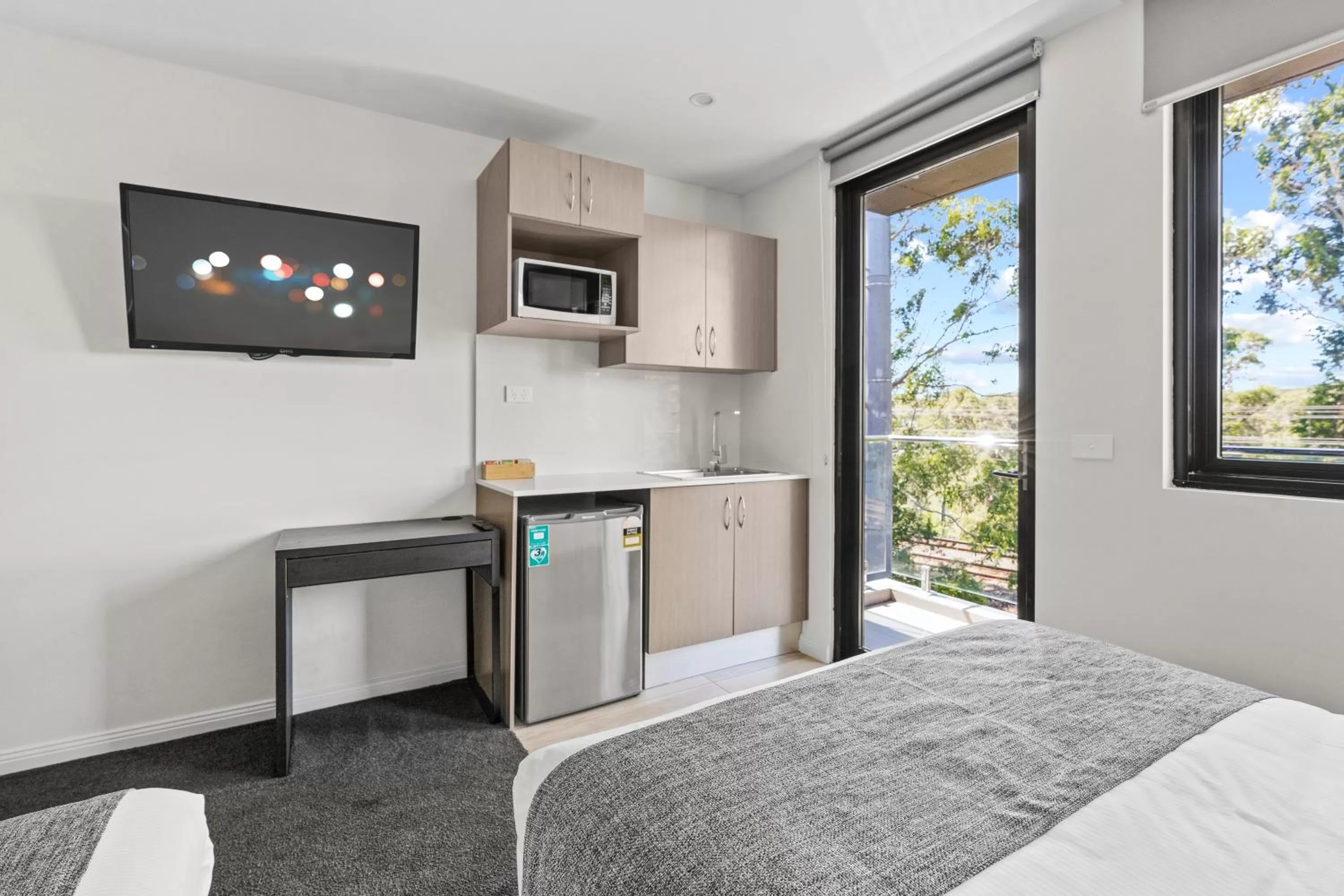 Bedroom, Bed in Seranin | Gordon