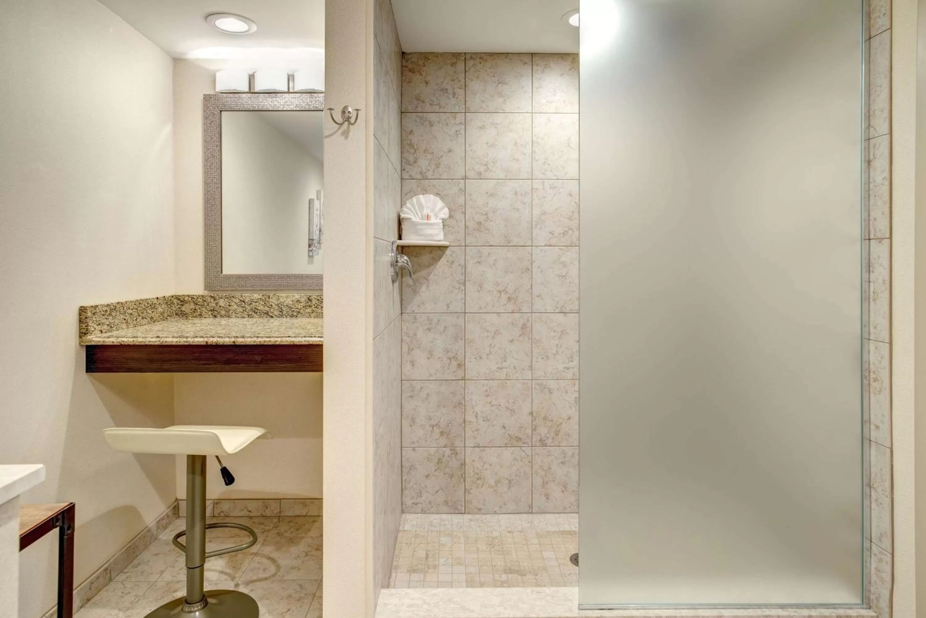 Photo of the whole room in Days Hotel by Wyndham Toms River Jersey Shore