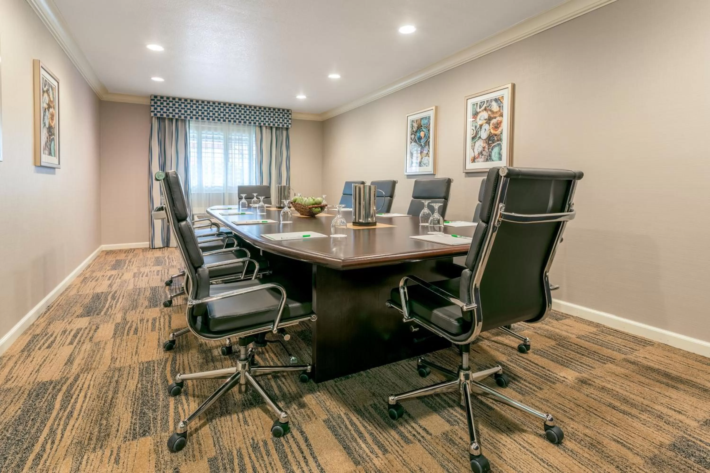 Meeting/conference room in Holiday Inn Auburn by IHG