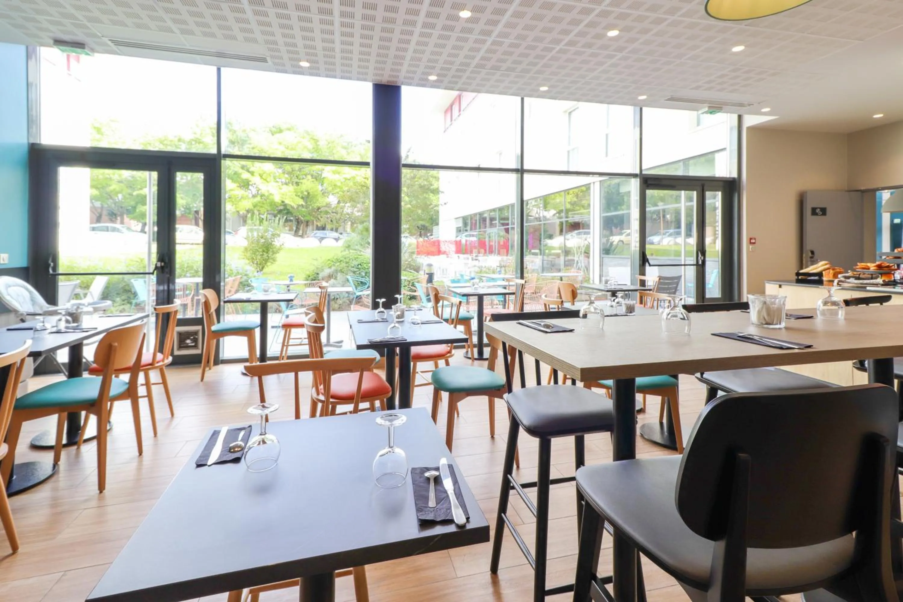 Restaurant/places to eat in Appart'City Confort Toulouse Diagora Labège