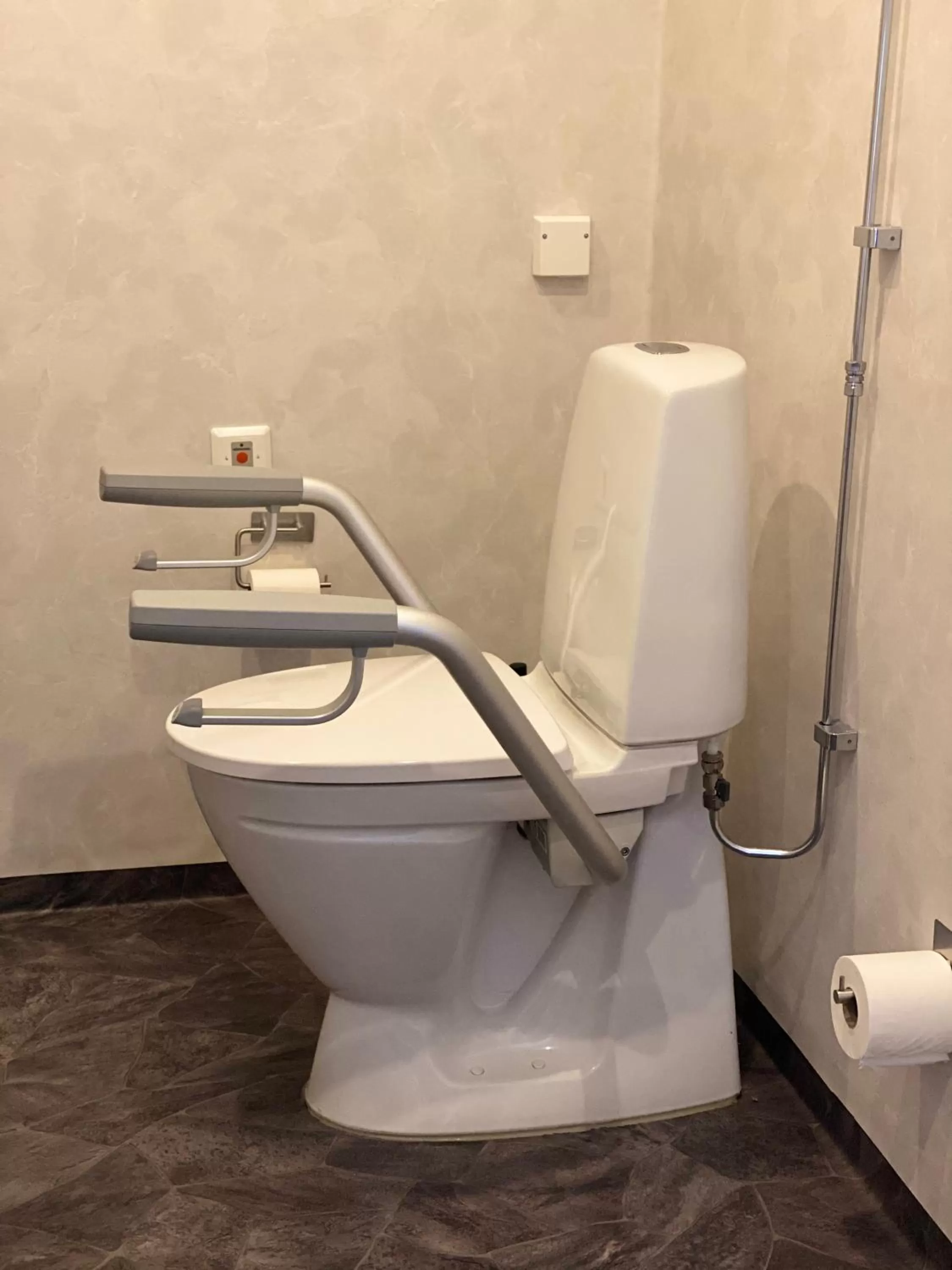 Bathroom in Strand City Hotel