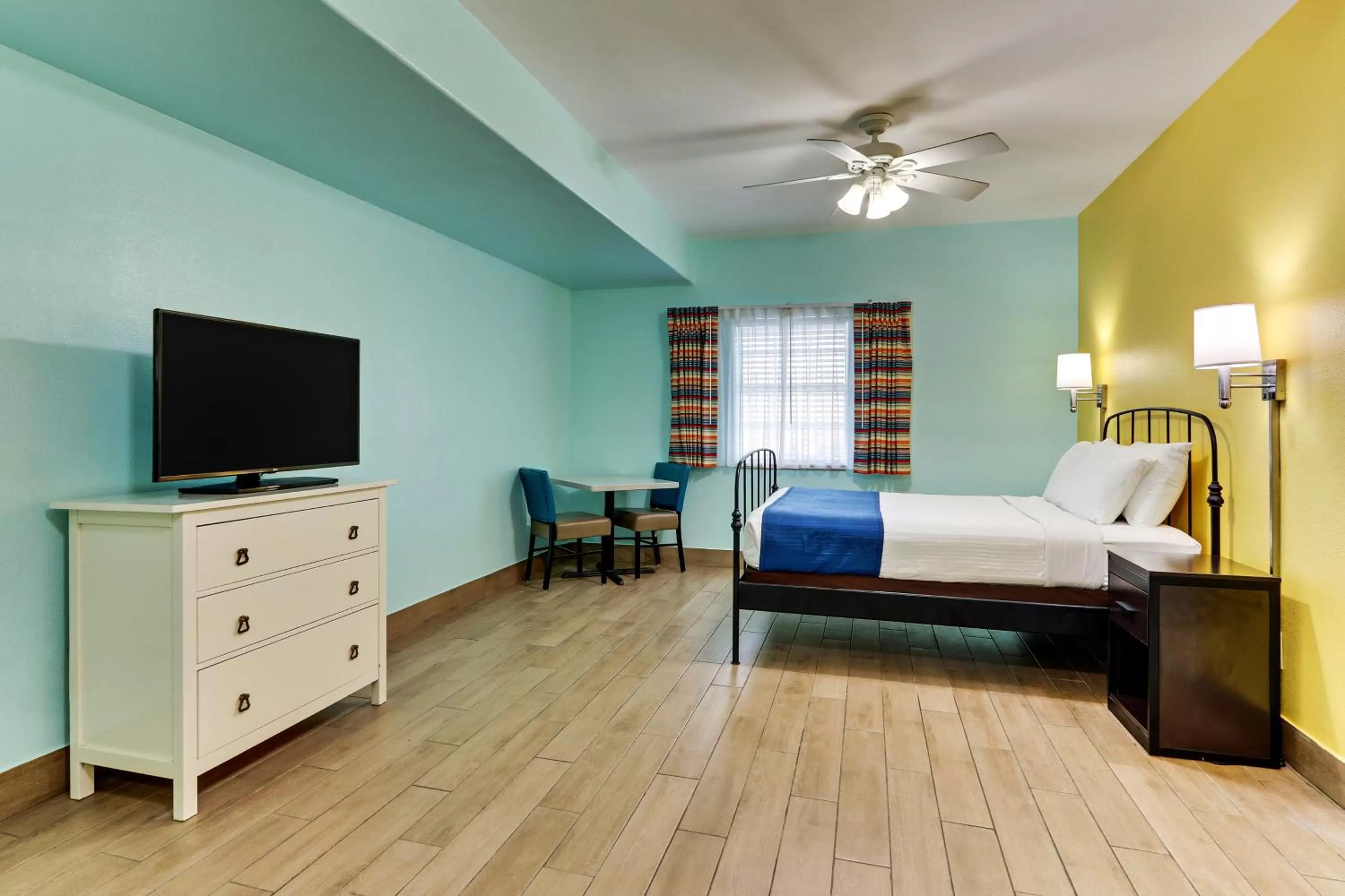 Bed in Island Hotel Port Aransas