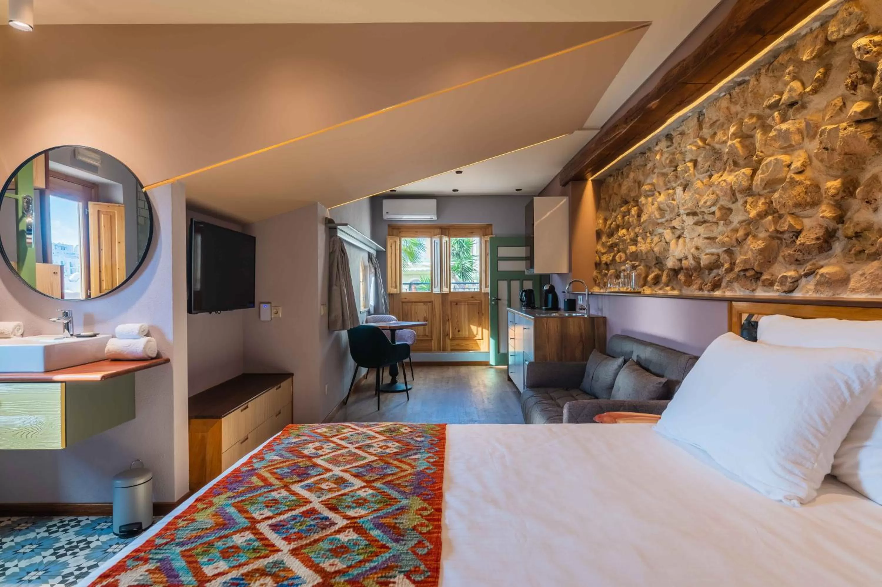 Photo of the whole room, Bed in Vila Origens Boutique Hotel Albufeira – Adults Only