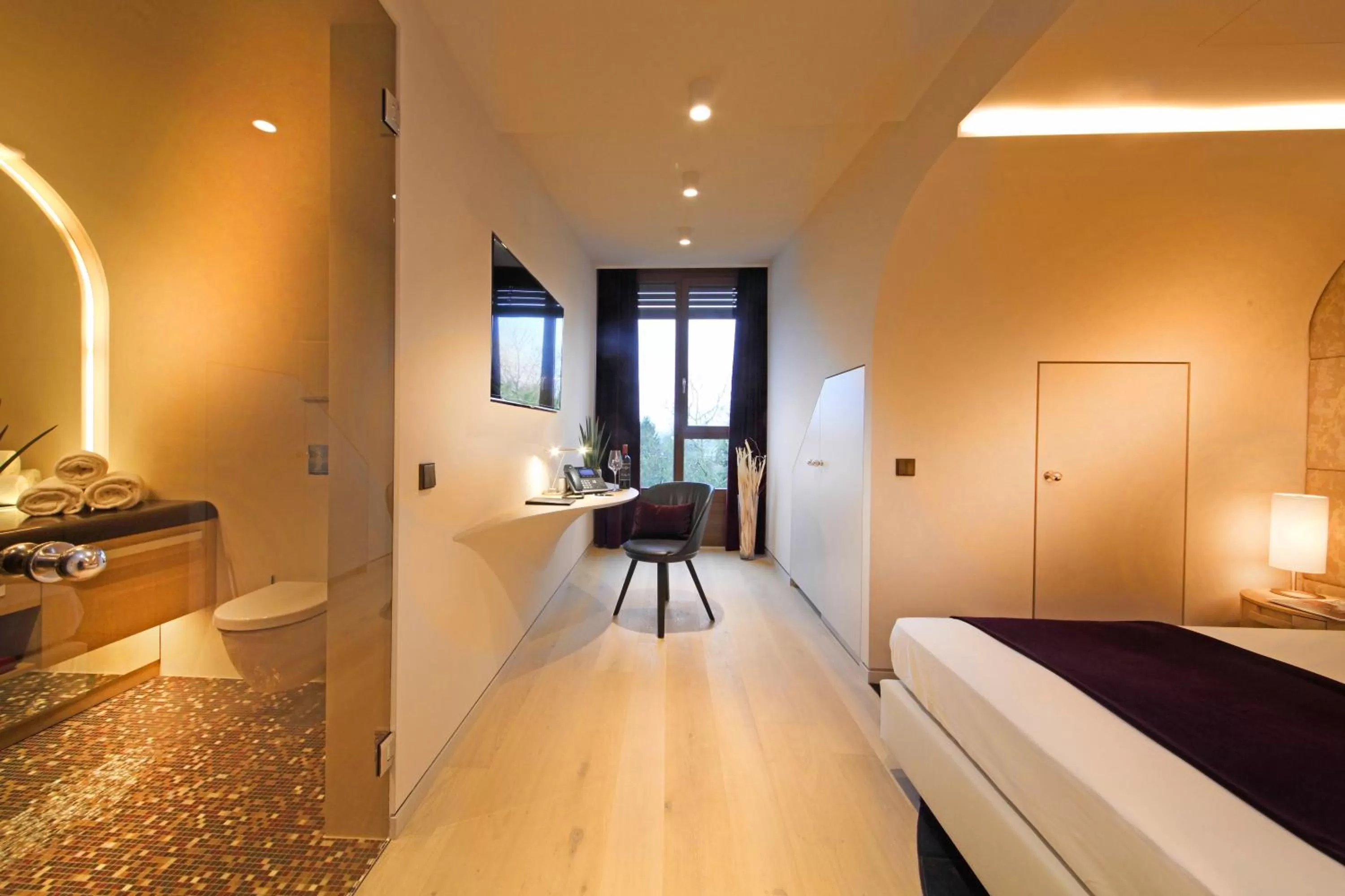 Photo of the whole room, Bed in Hotel Neues Tor