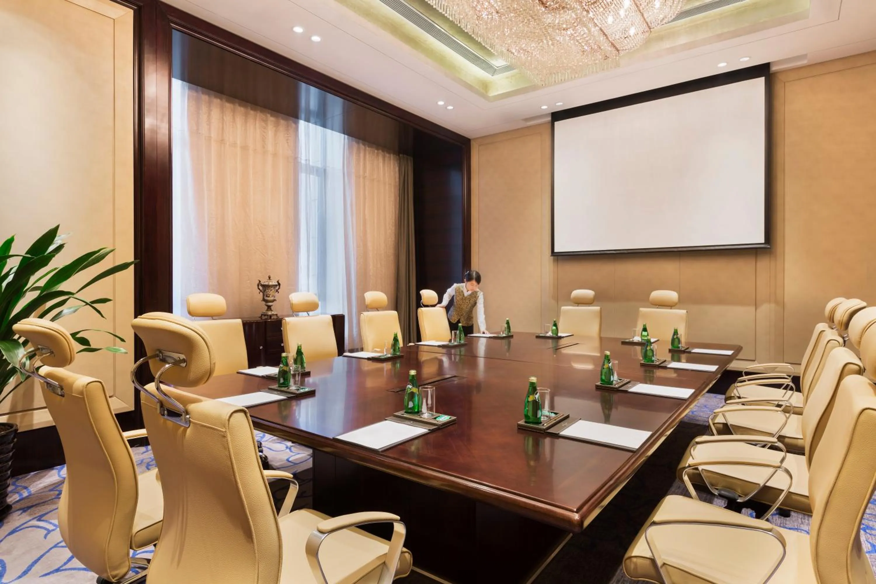 Business facilities in Wanda Realm Harbin Hotel
