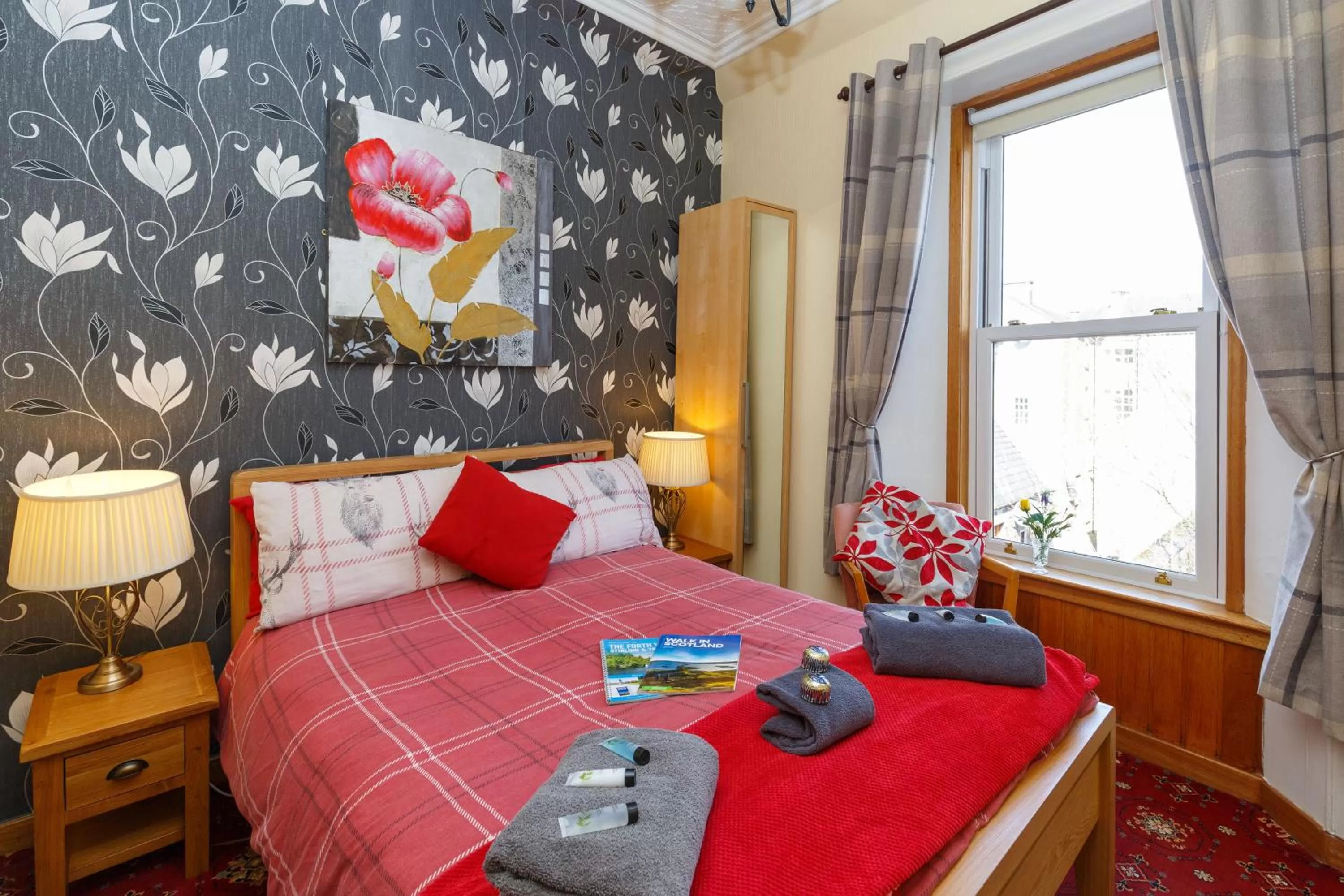 Toilet, Bed in Castle Walk Bed & Breakfast