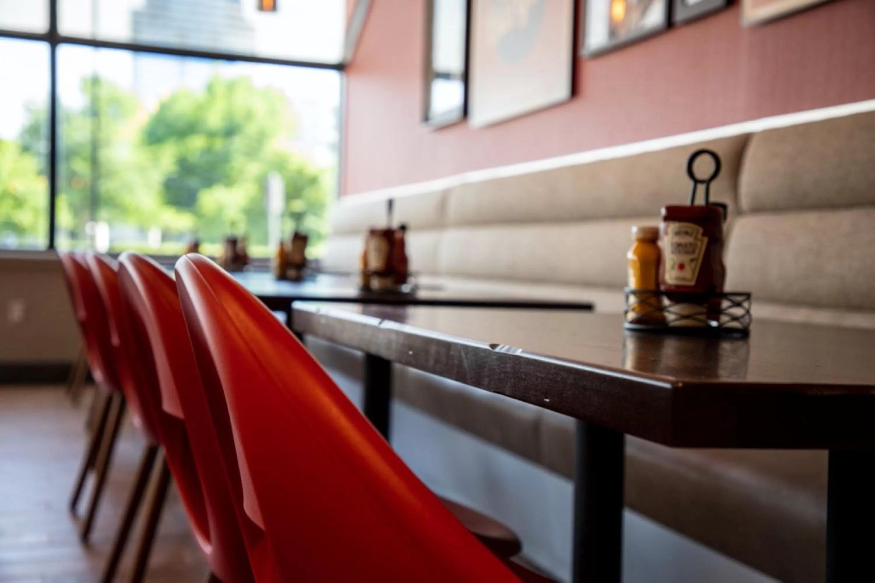 Restaurant/places to eat in Holiday Inn Grand Rapids Downtown by IHG