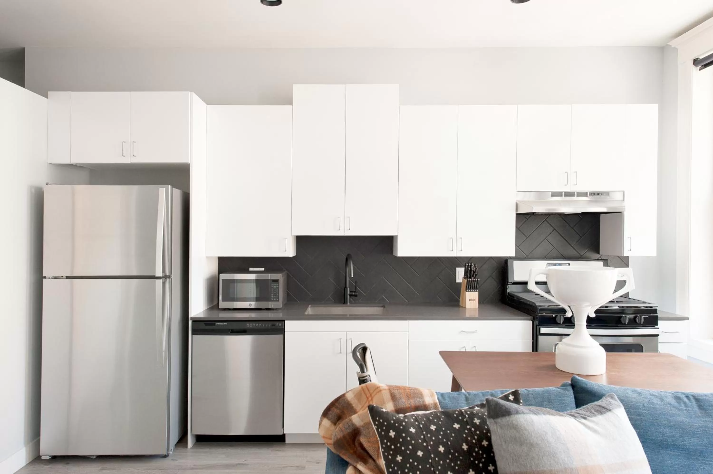 Three-Bedroom Apartment in Sonder by Marriott Bonvoy The Plymouth Apartments Loop