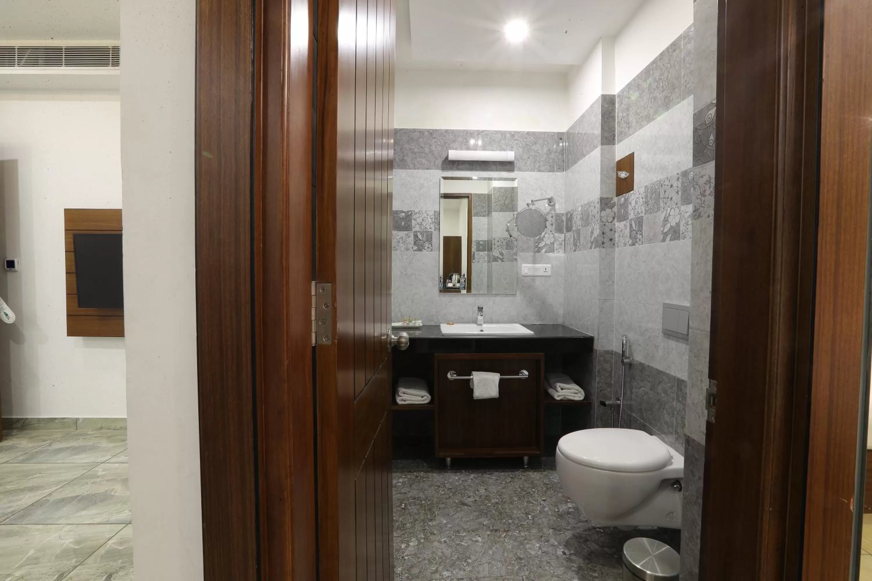 Bathroom in Grand Hotel Nawanshahr