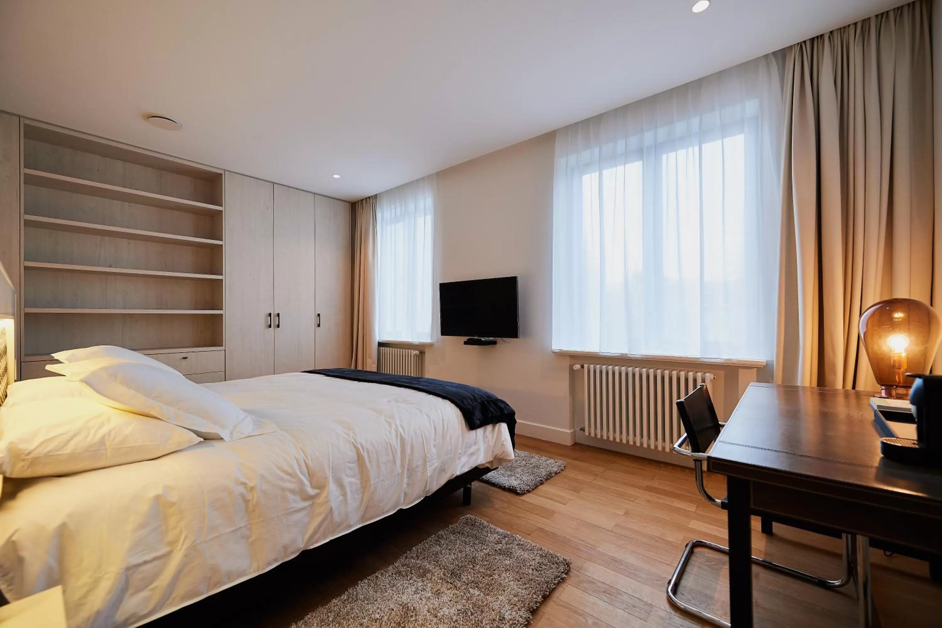 Photo of the whole room, Bed in B&B Suites 124