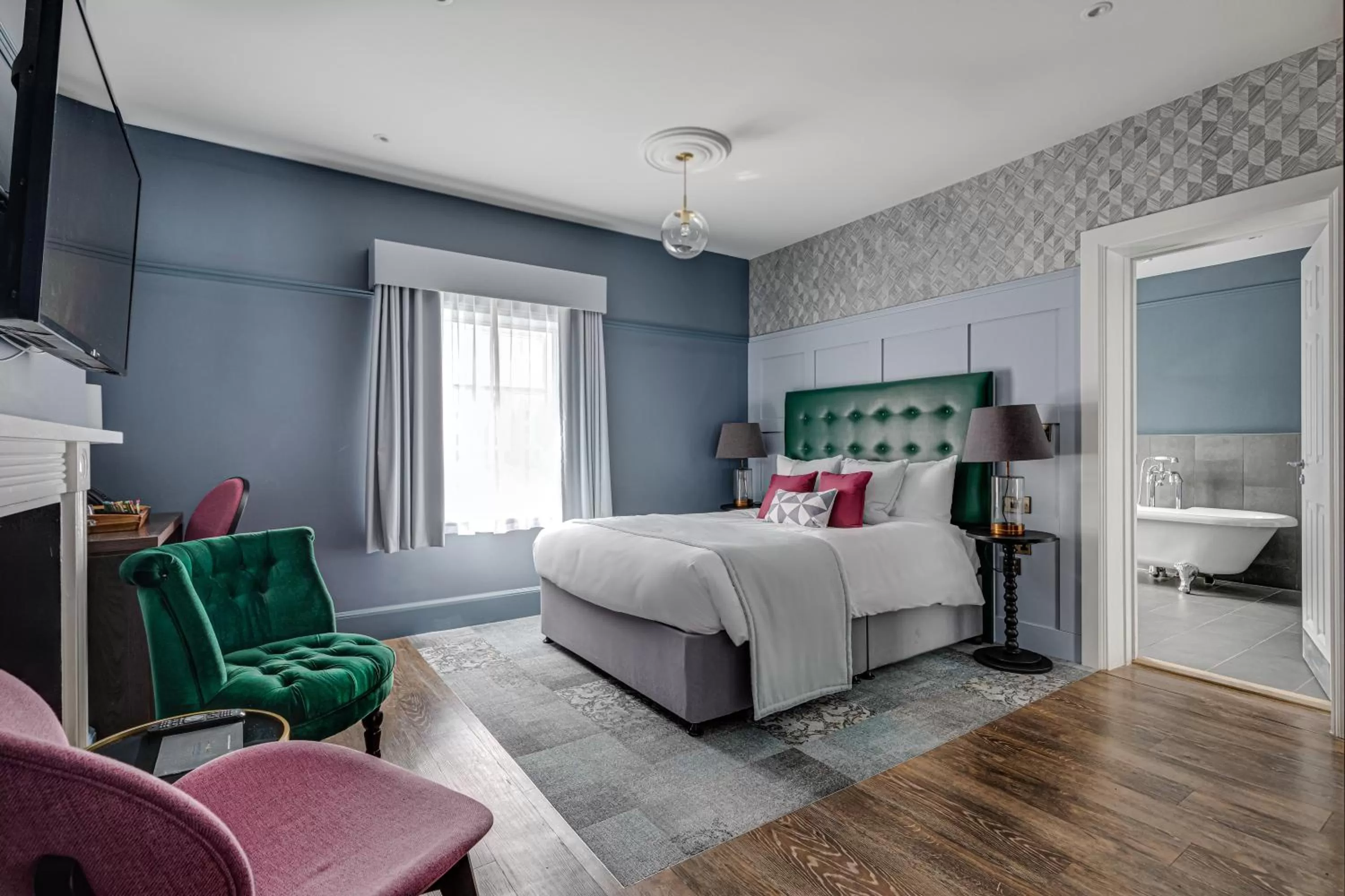 Bathroom, Bed in St Martins Lodge