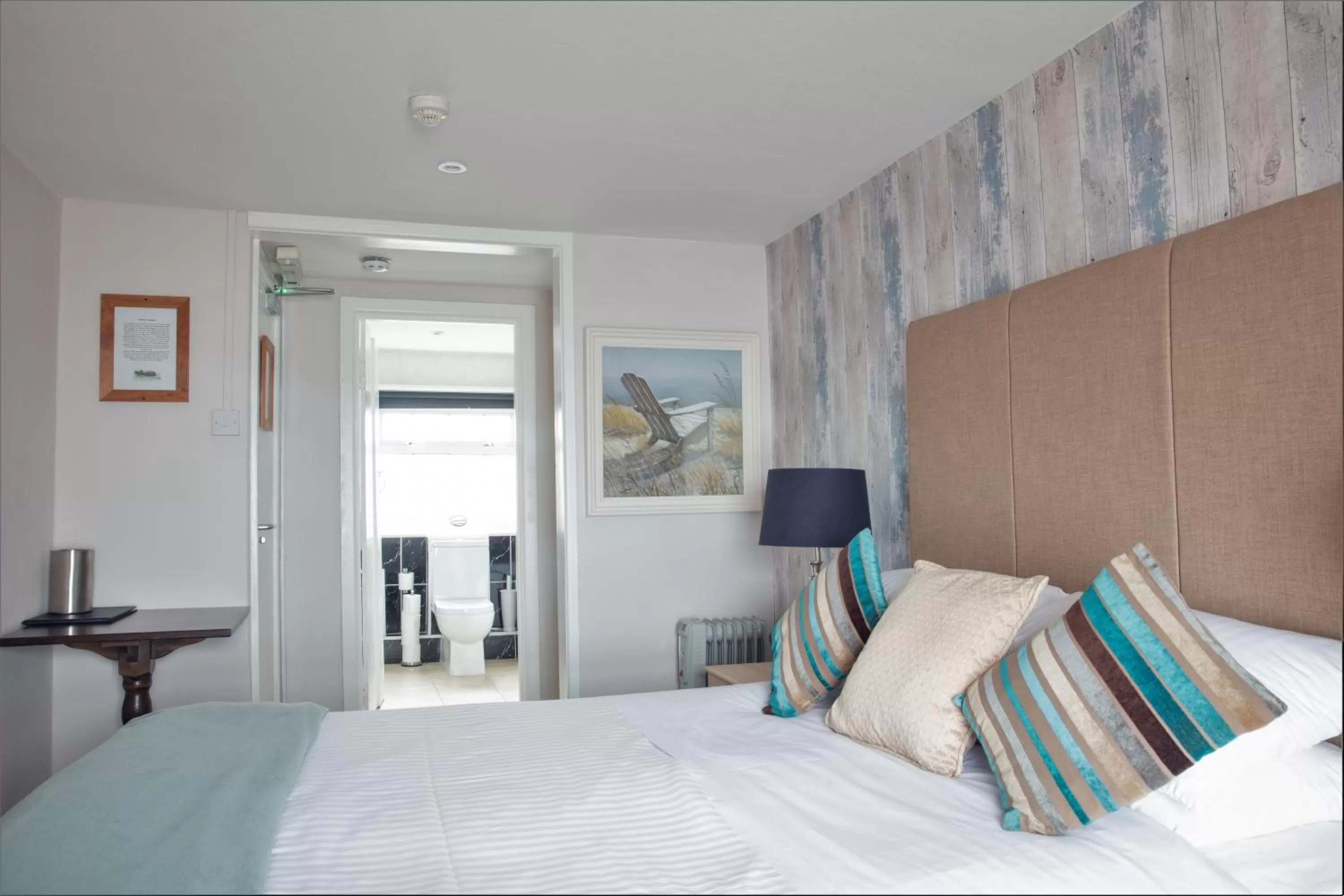 Bed in The Two Lifeboats