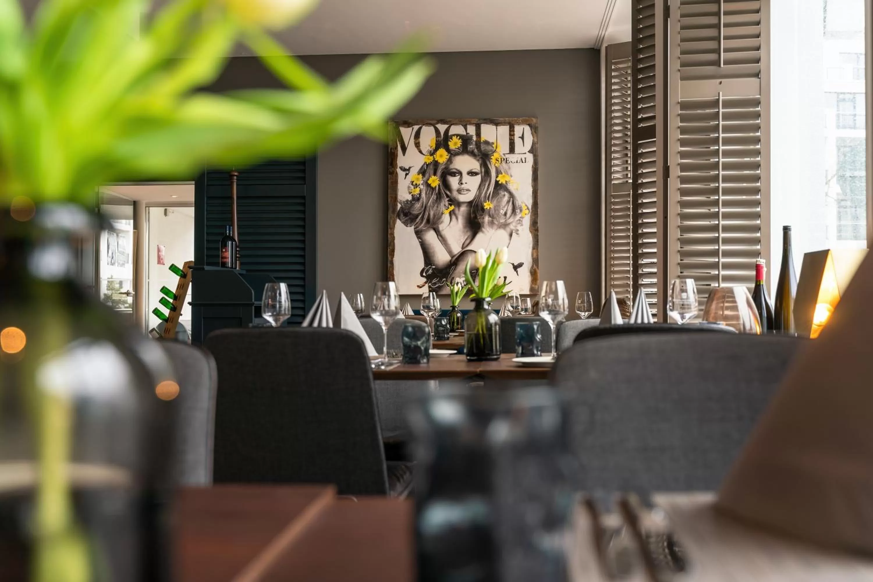 Restaurant/places to eat in Hotel Yachtclub