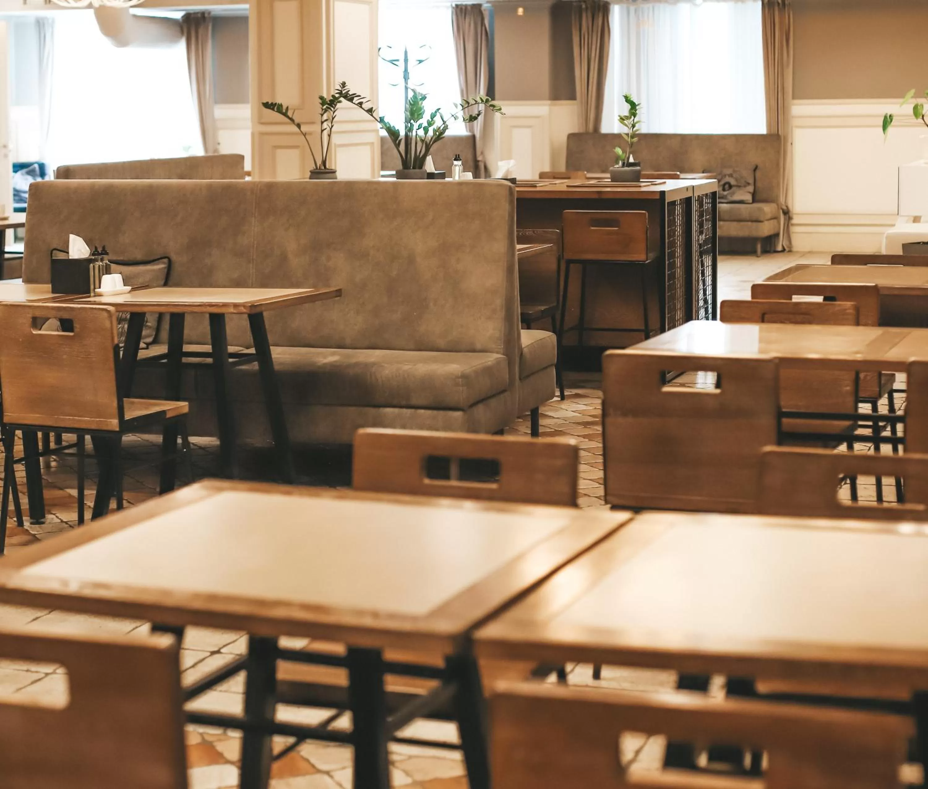 Restaurant/places to eat in Georg Palace Hotel