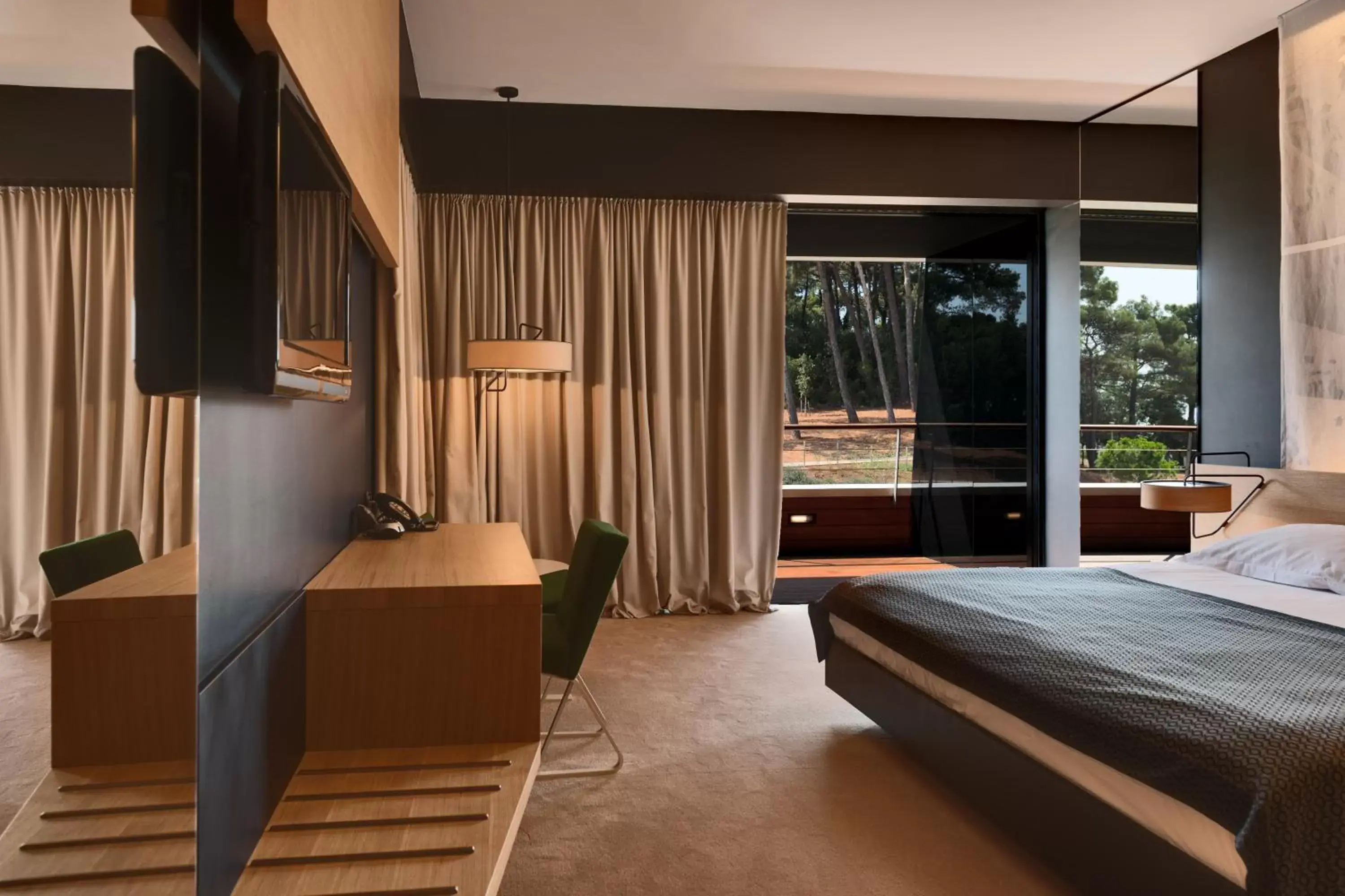 Premium Accessible Room in Lone Hotel by Maistra Collection Premium Accessible Room in Lone Hotel by Maistra Collection