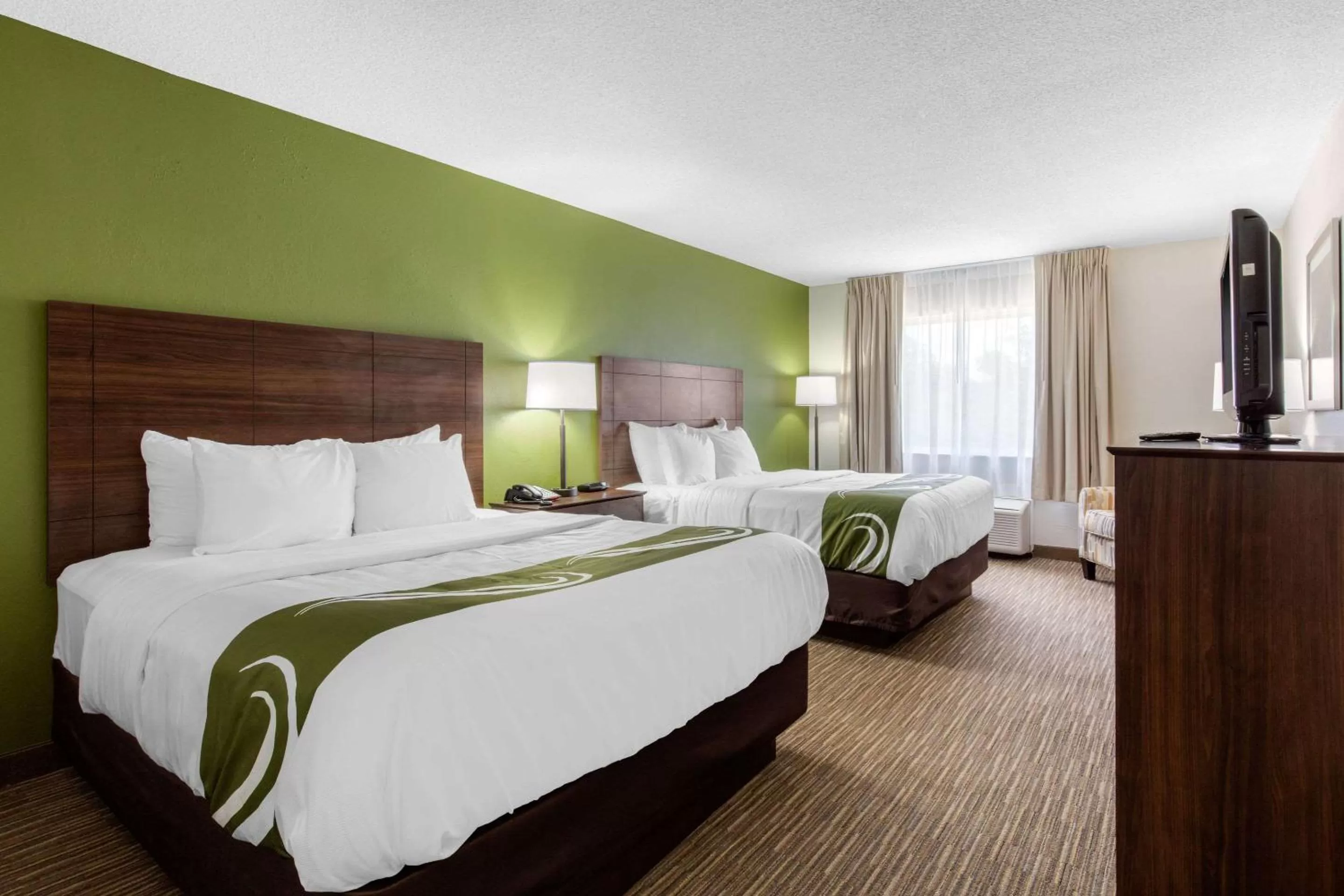 Photo of the whole room, Bed in Quality Inn & Suites Mountain Home North