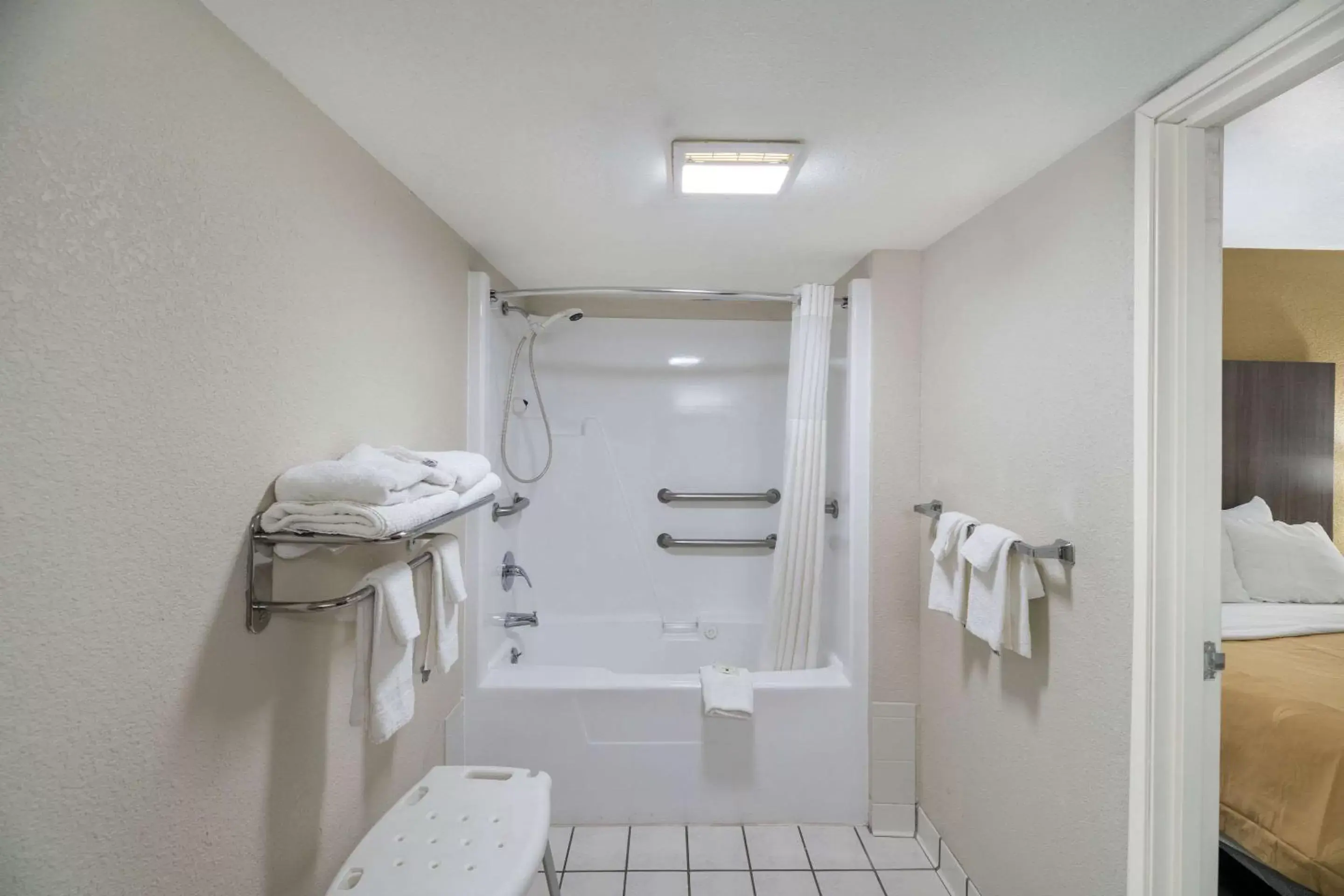 Double Room with Two Double Beds - Accessible/Non-Smoking in Quality Inn Fort Stockton Double Room with Two Double Beds - Accessible/Non-Smoking in Quality Inn Fort Stockton