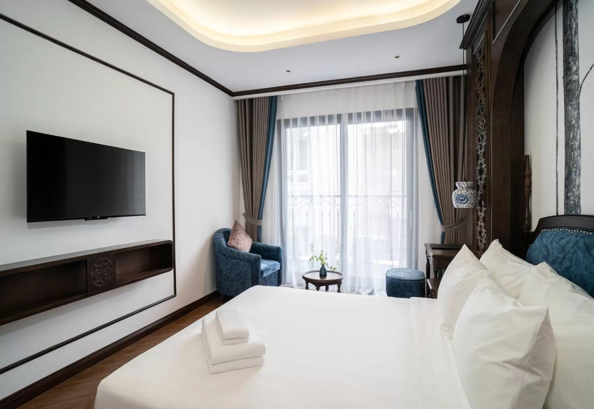 Bedroom, Bed in Paradise Suites Nguyen Khuyen