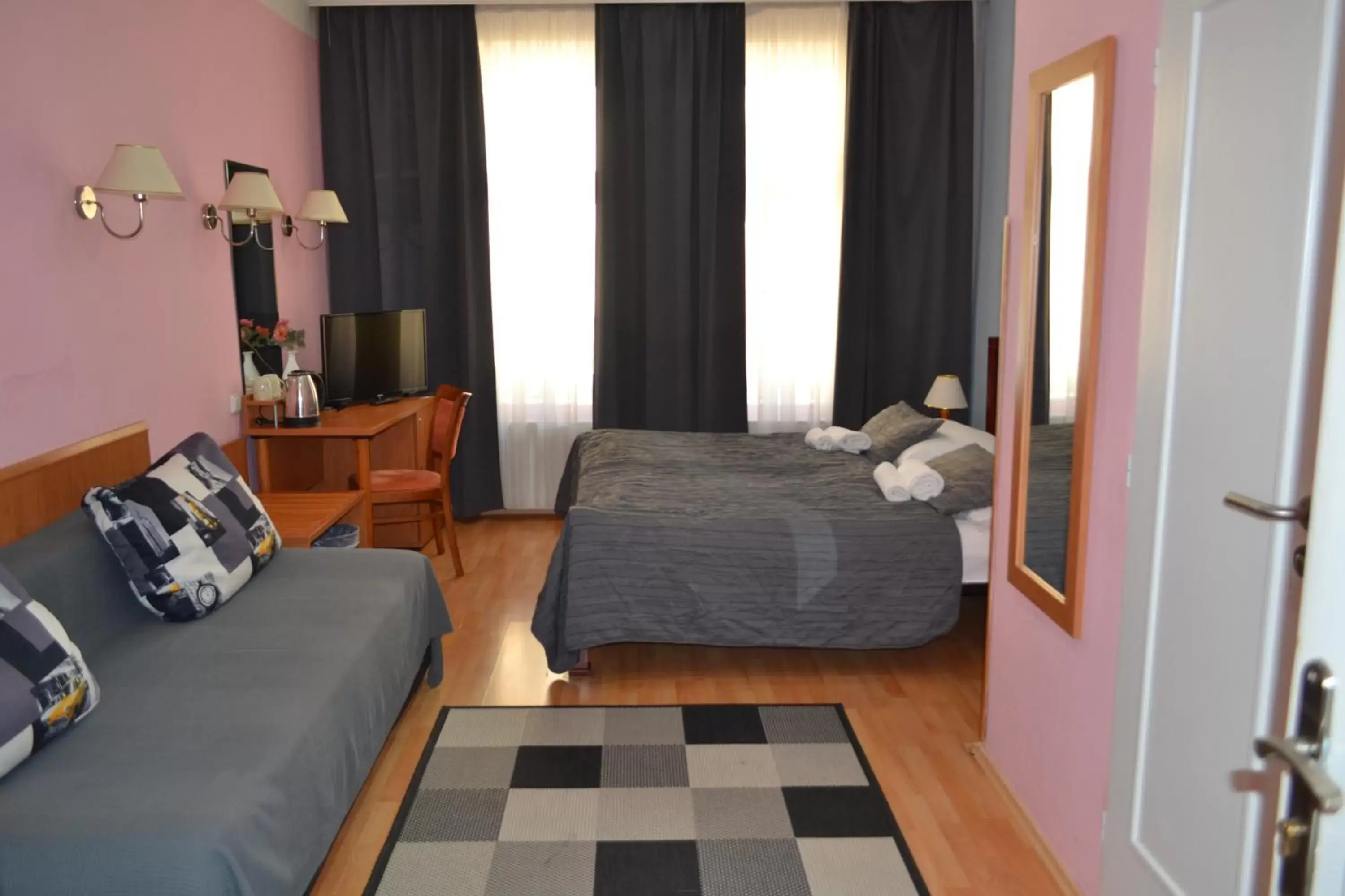 Triple Room with Private Bathroom in Aladin Praha Triple Room with Private Bathroom in Aladin Praha