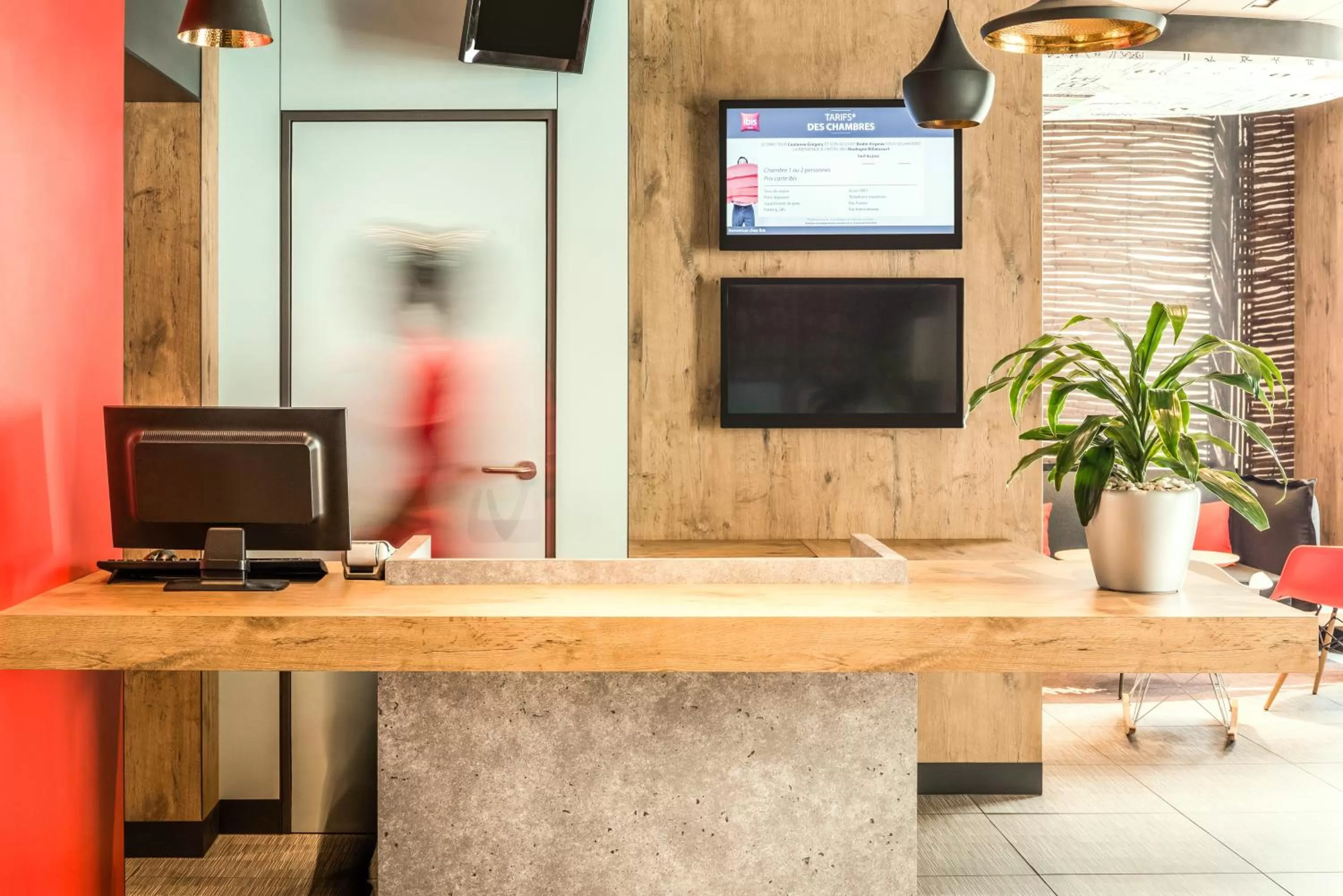 Lobby or reception in ibis Paris Boulogne Billancourt
