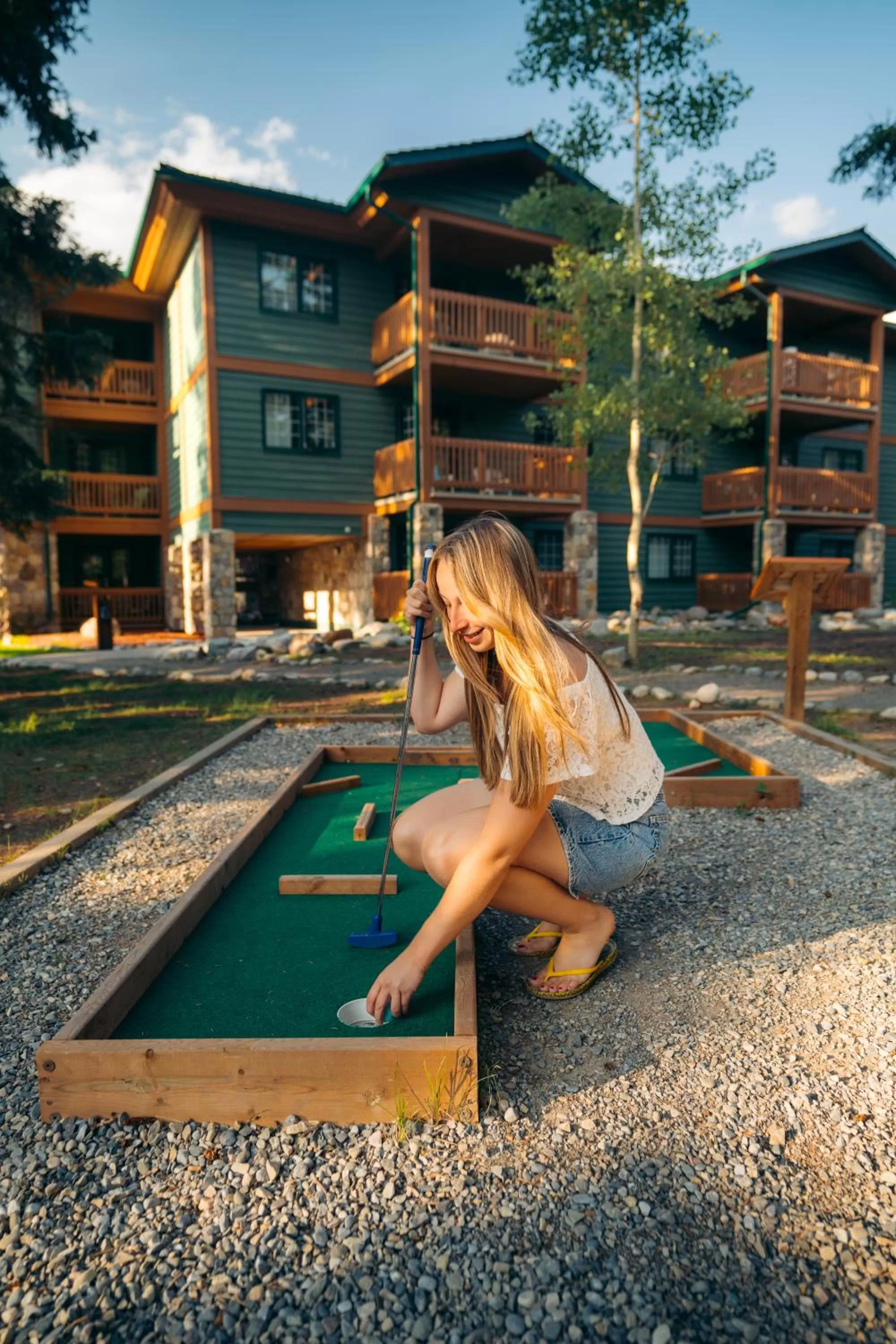 Minigolf in Lake Louise Inn