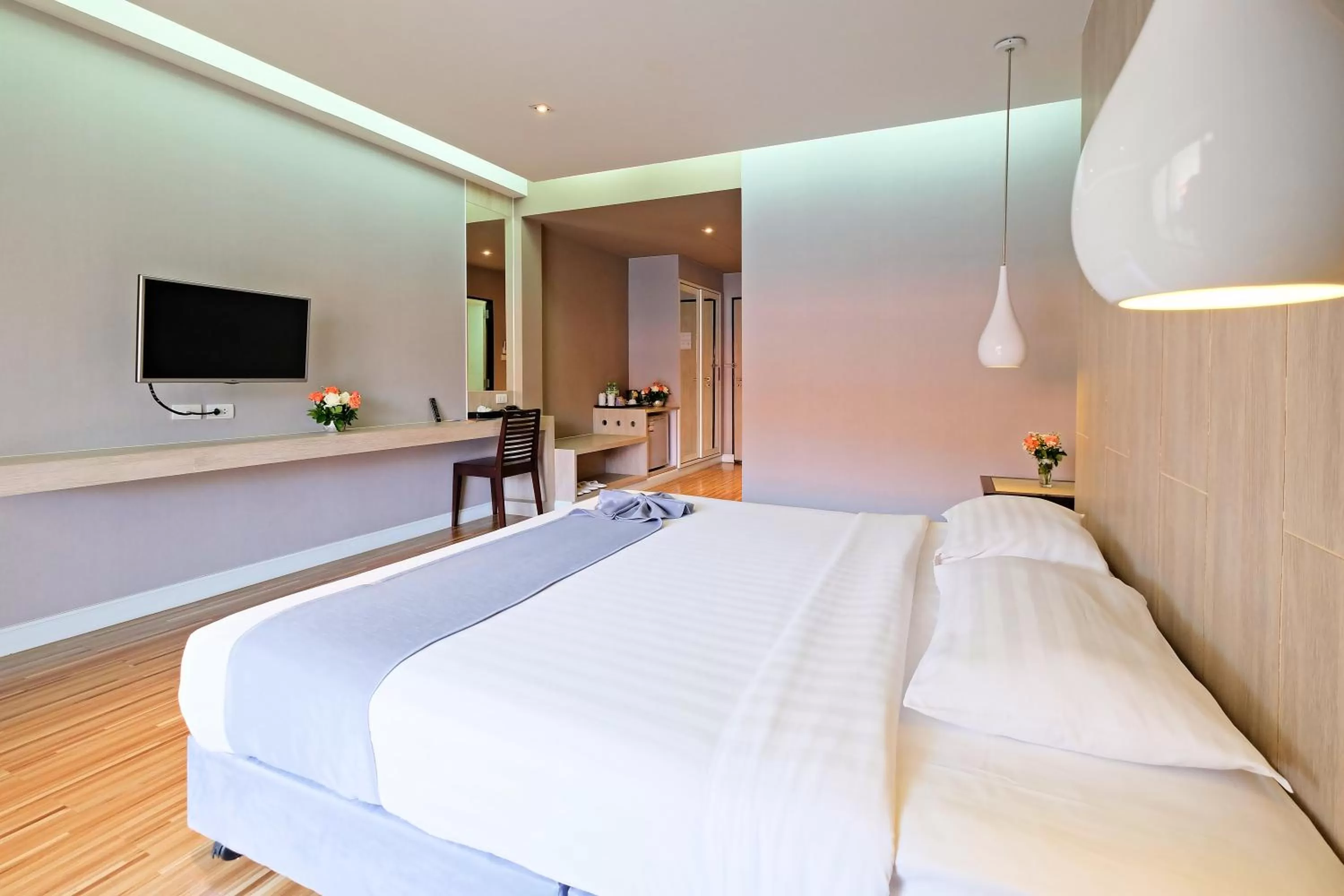 Bedroom, Bed in Green Lake Resort - SHA Extra Plus Certified