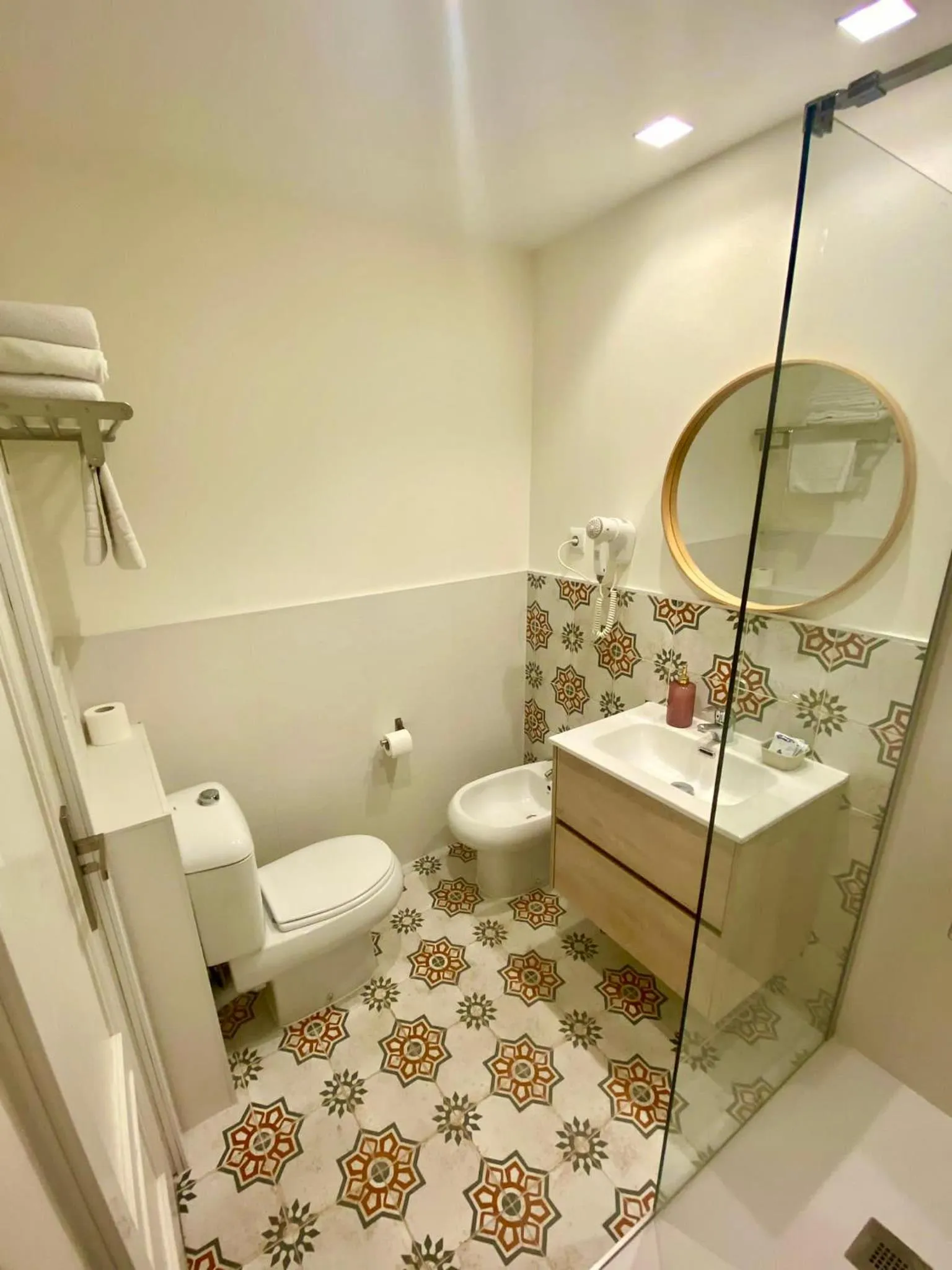 Bathroom in Far Home Gran Vía