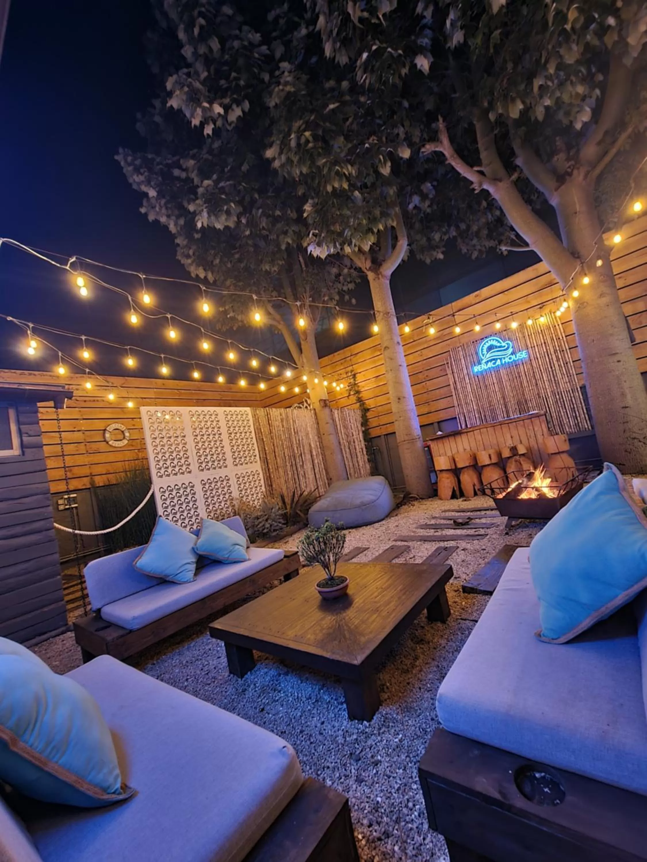 Inner courtyard view, Seating Area in Reñaca House Bed & Breakfast