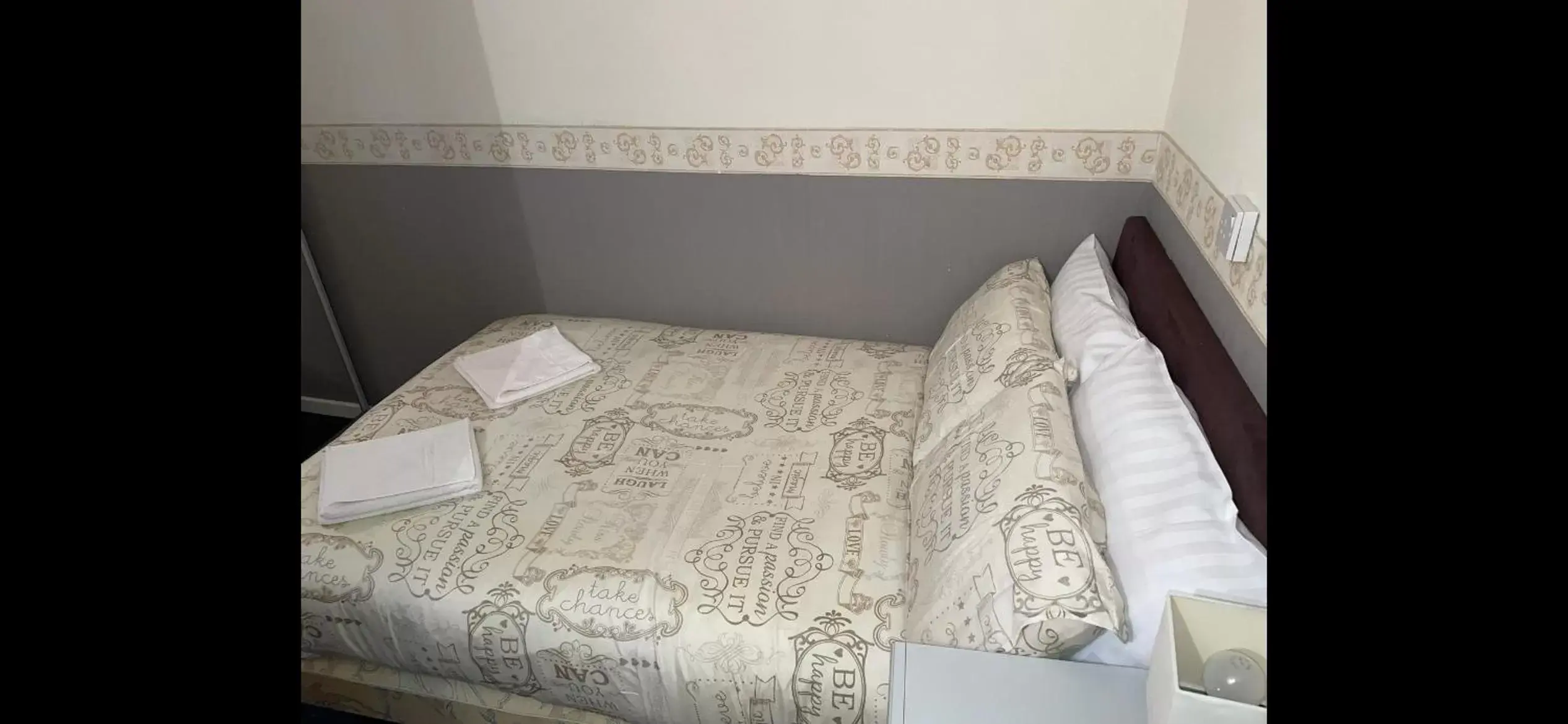 Double Room with Private Bathroom in Funky Towers Double Room with Private Bathroom in Funky Towers