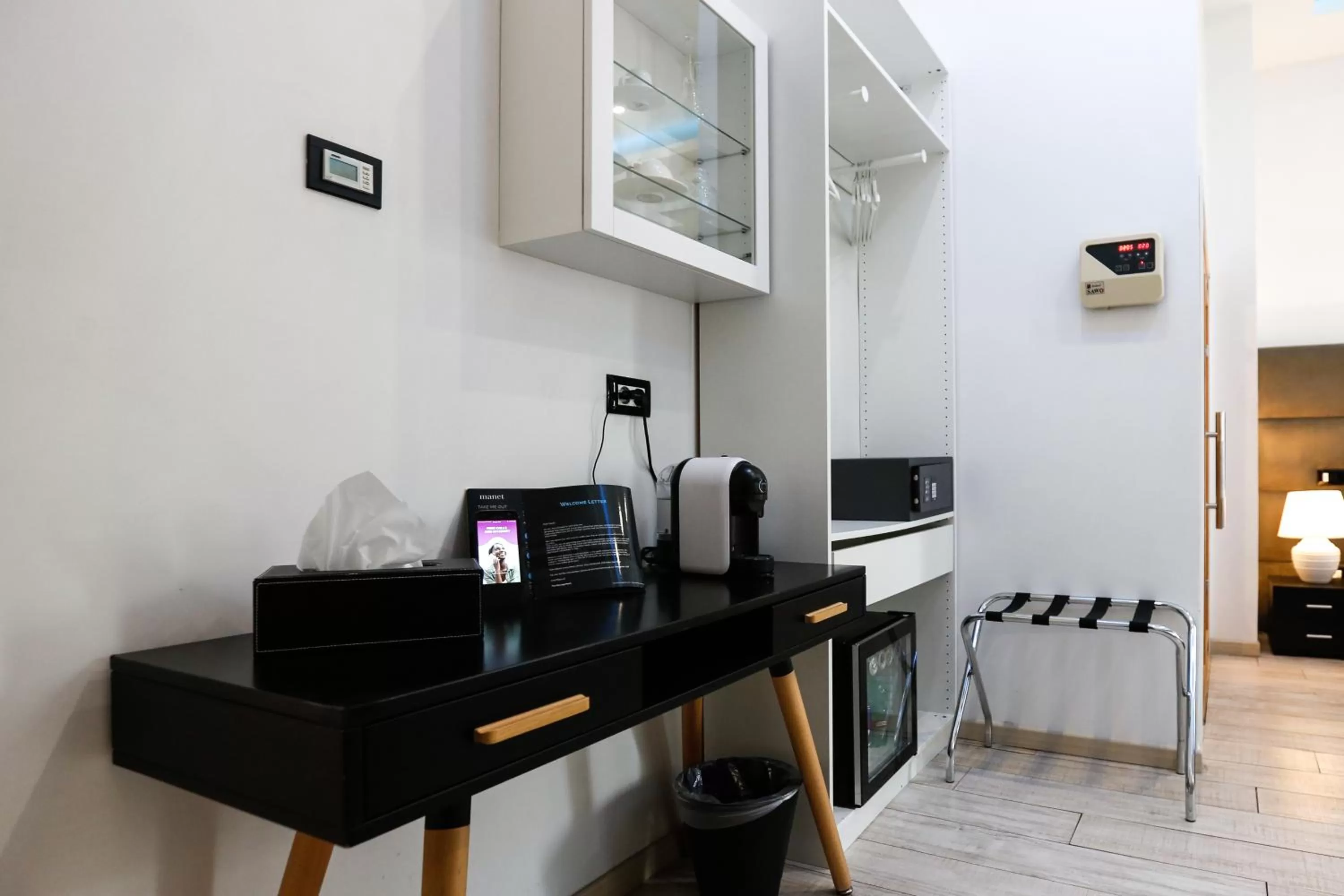 TV and multimedia in Escape Luxury Suite - CA Domus Collection