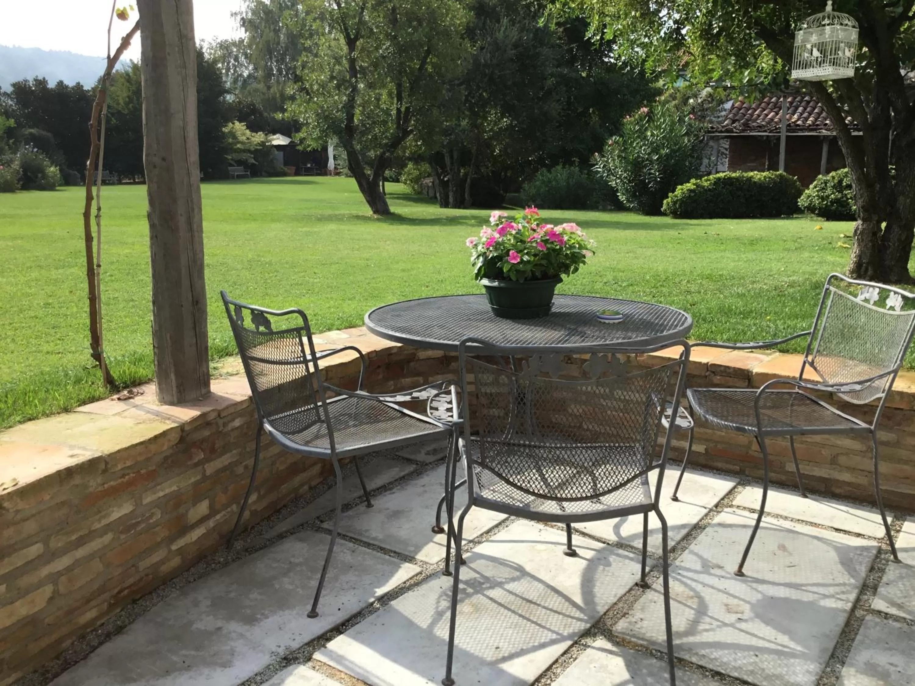 Garden in La Pergola B&B