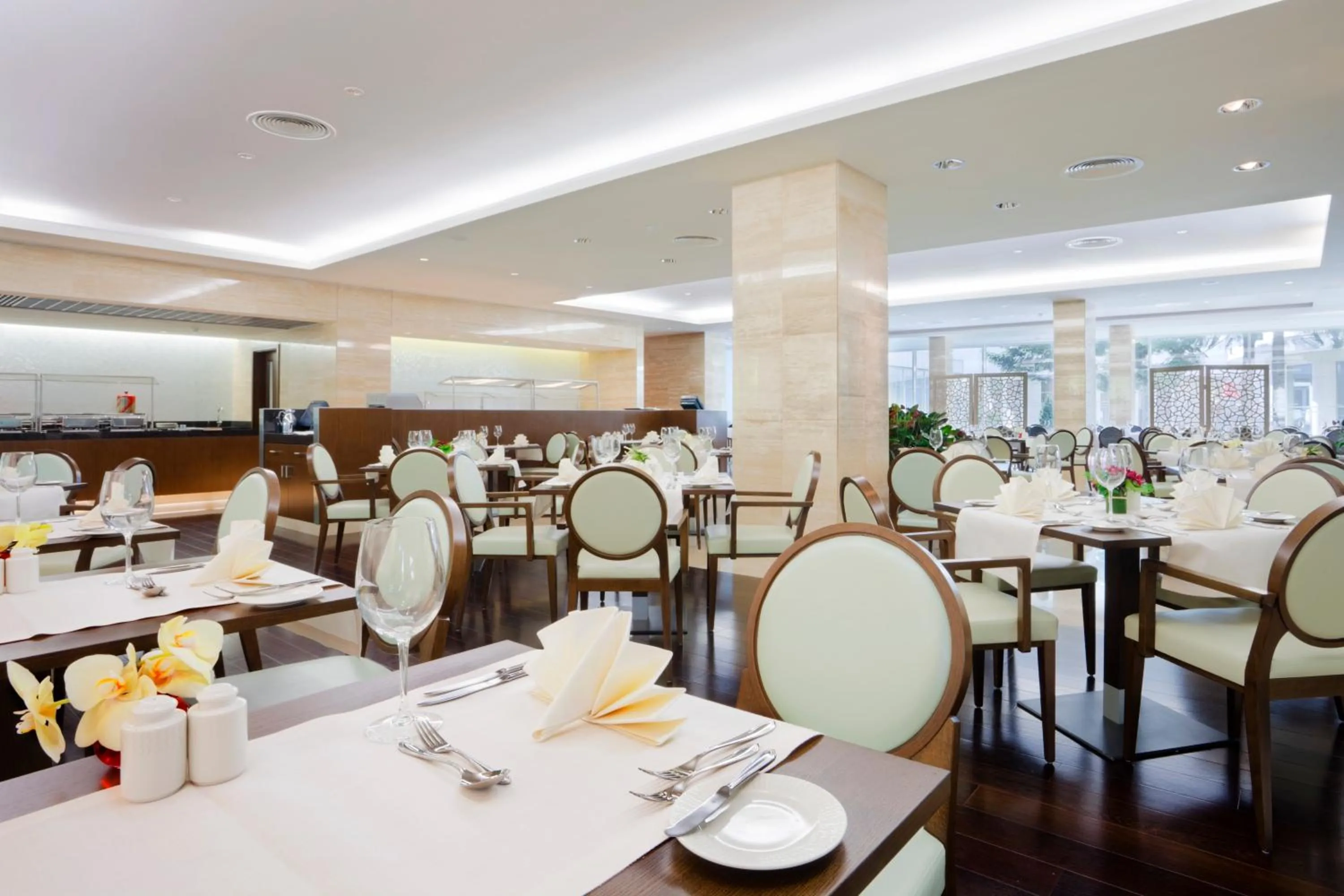 Restaurant/places to eat in Crowne Plaza Bucharest by IHG