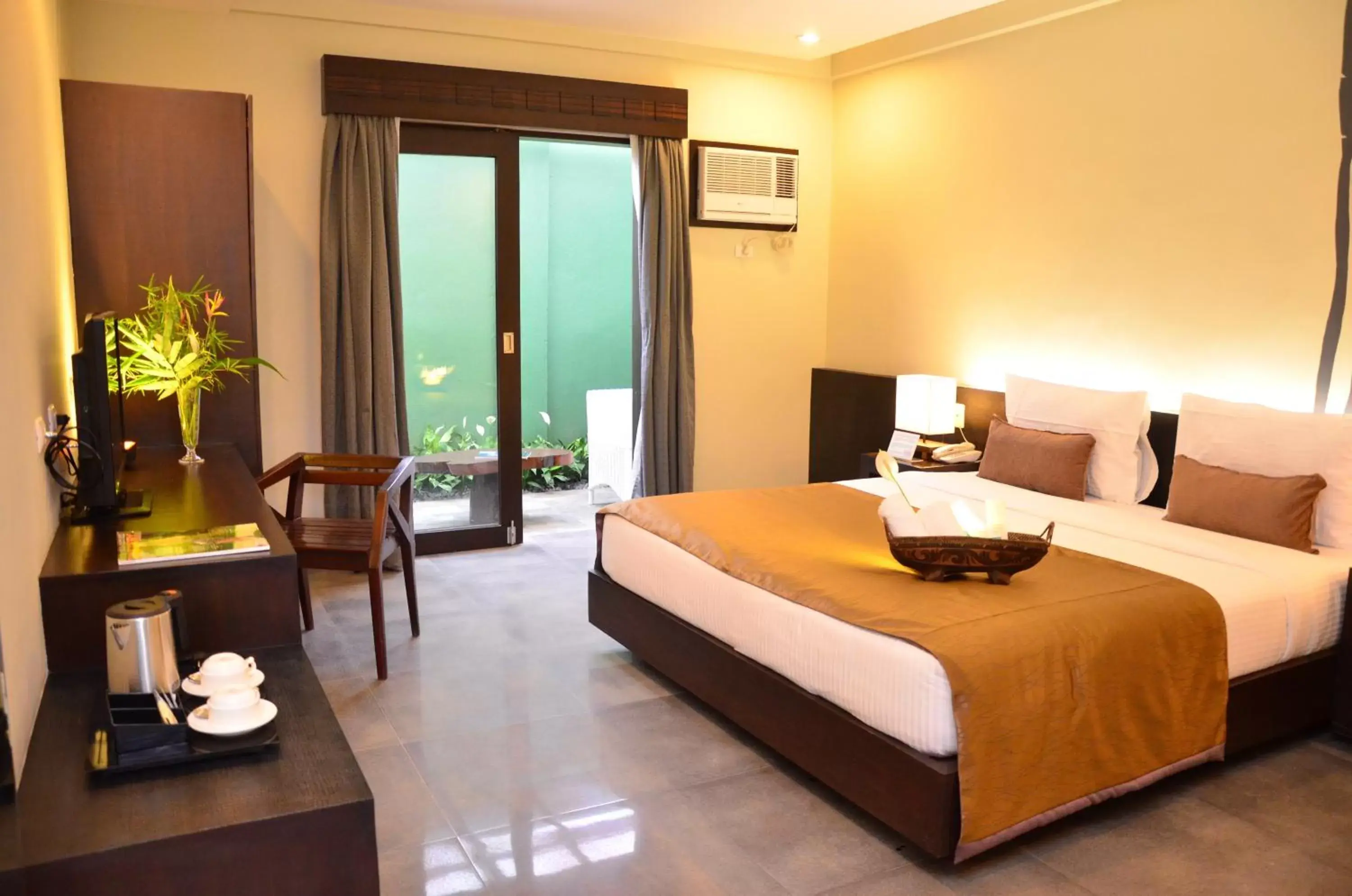 Standard Double or Twin Room with Patio in One Manalo Place Standard Double or Twin Room with Patio in One Manalo Place