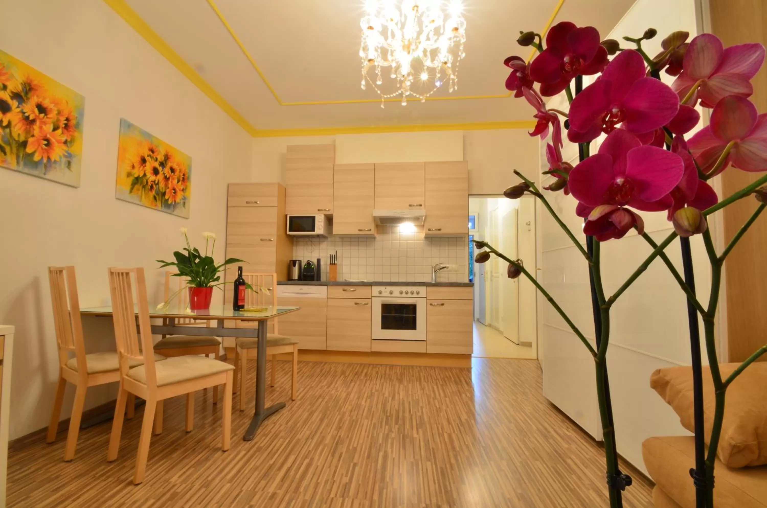 Kitchen or kitchenette in AJO Apartments - Messe City Flat - Self-Check-in
