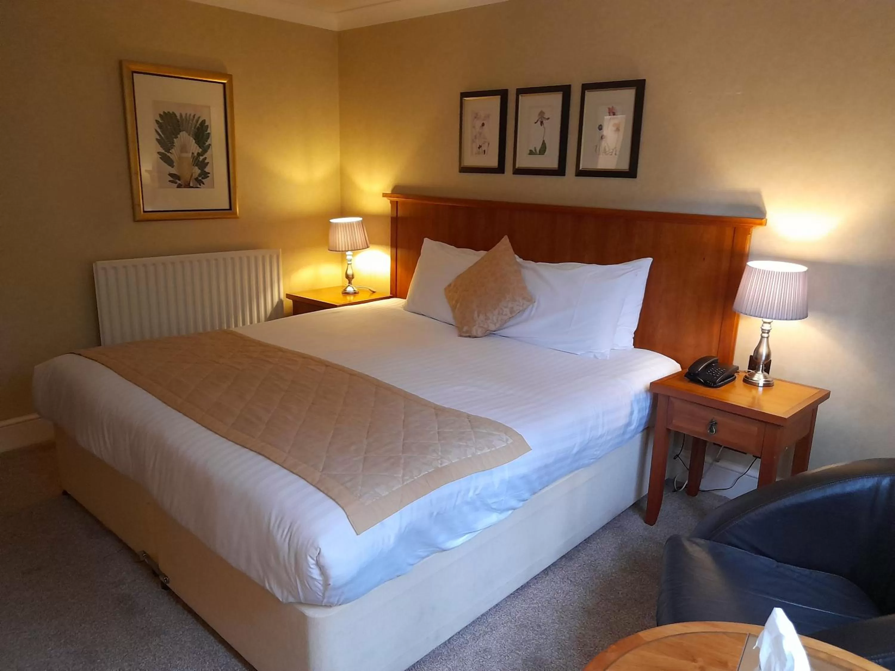 Bed in Lismoyne Hotel