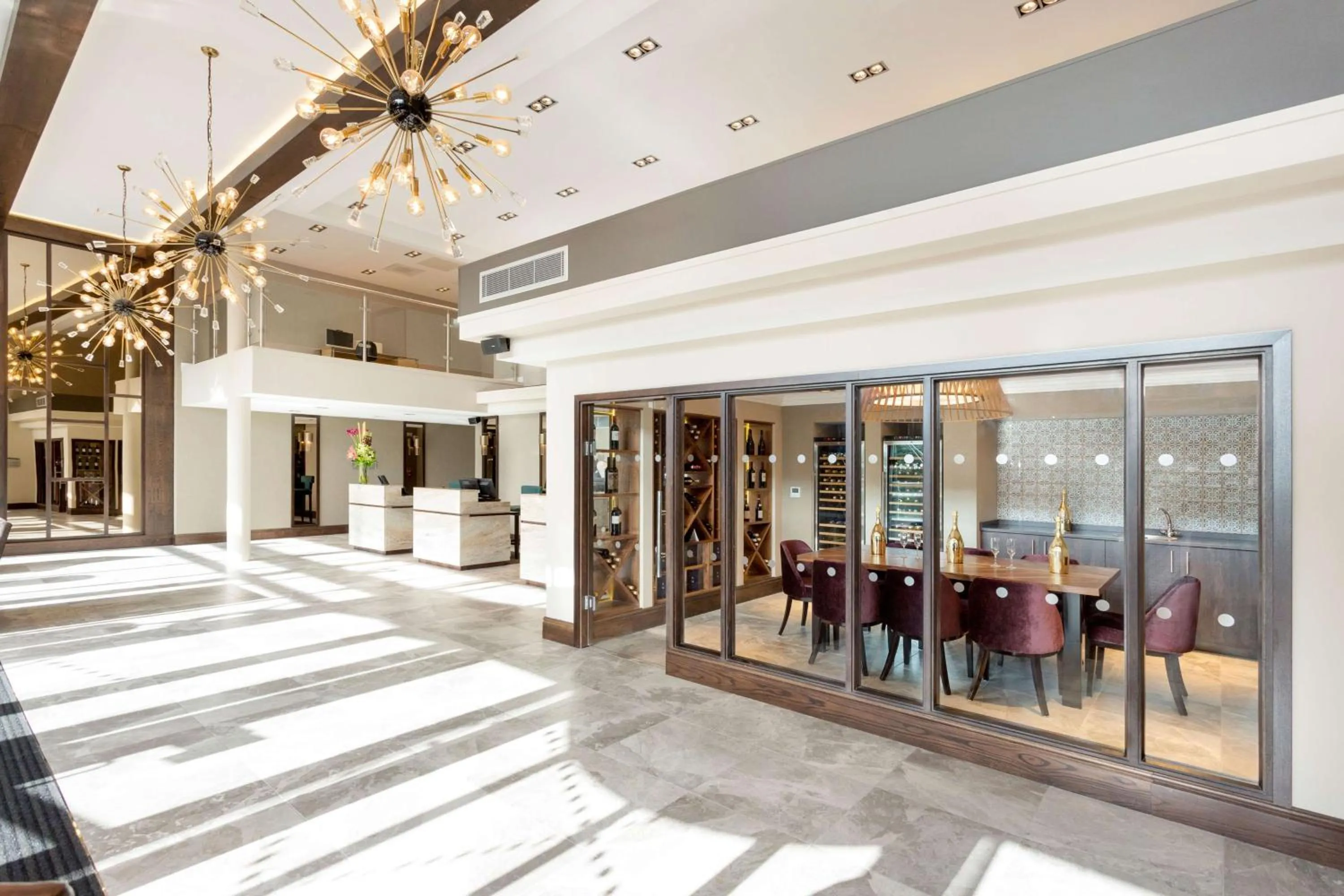 Lobby or reception in DoubleTree by Hilton Edinburgh - Queensferry Crossing