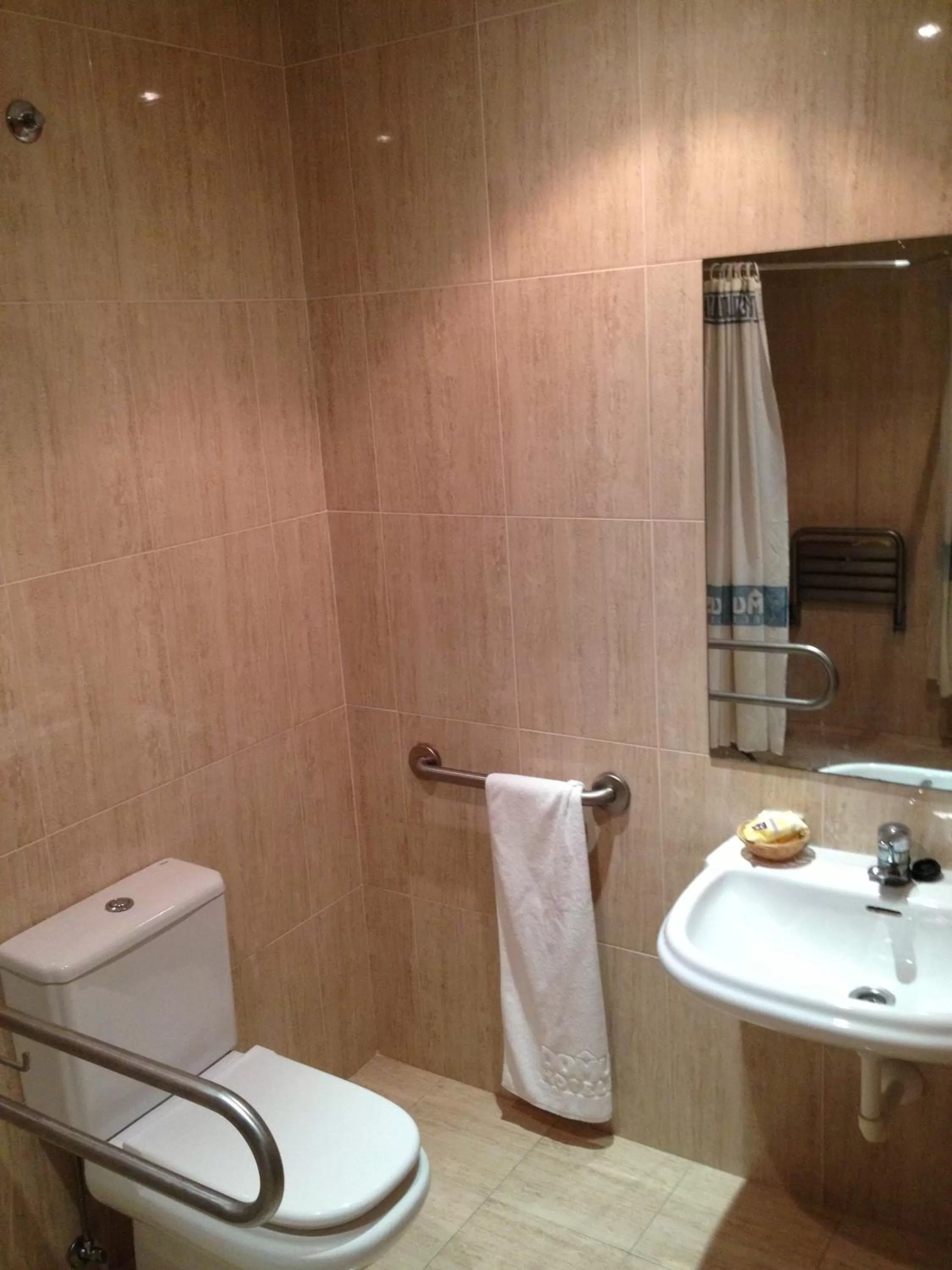 Bathroom in Puerta de Santillana