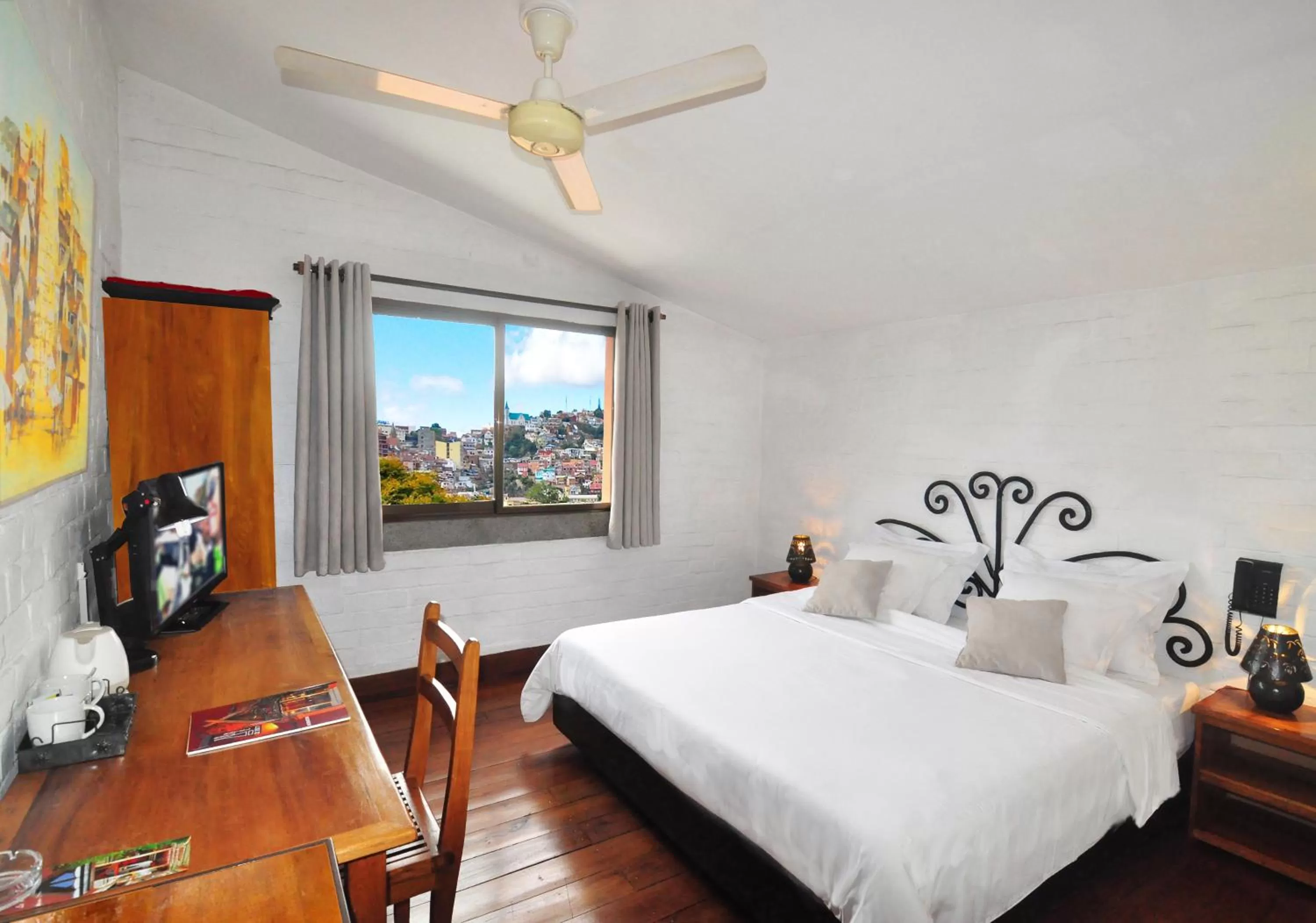 Photo of the whole room in Rova Hotel