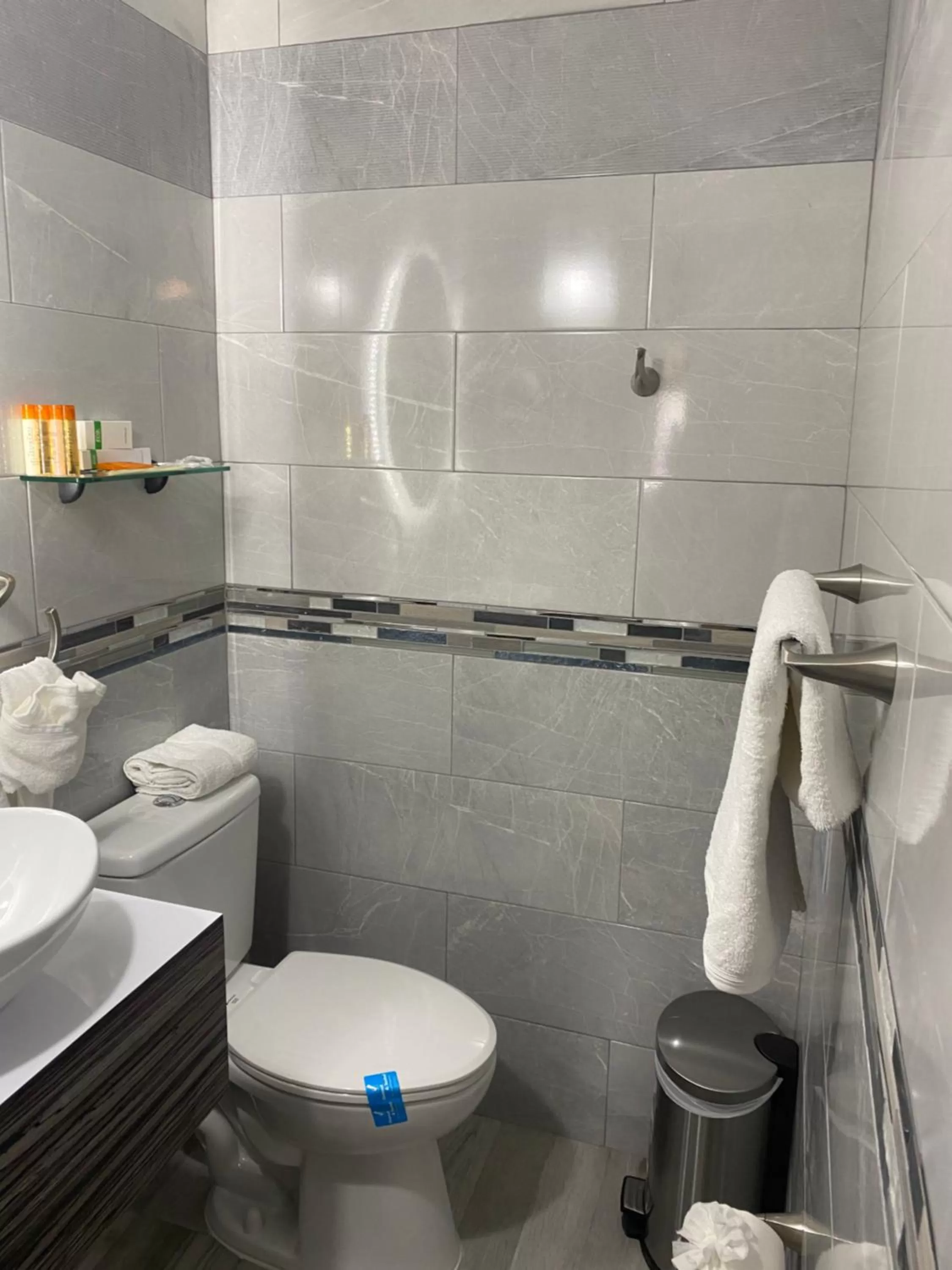 Shower, Bathroom in Itza-Bella Suites