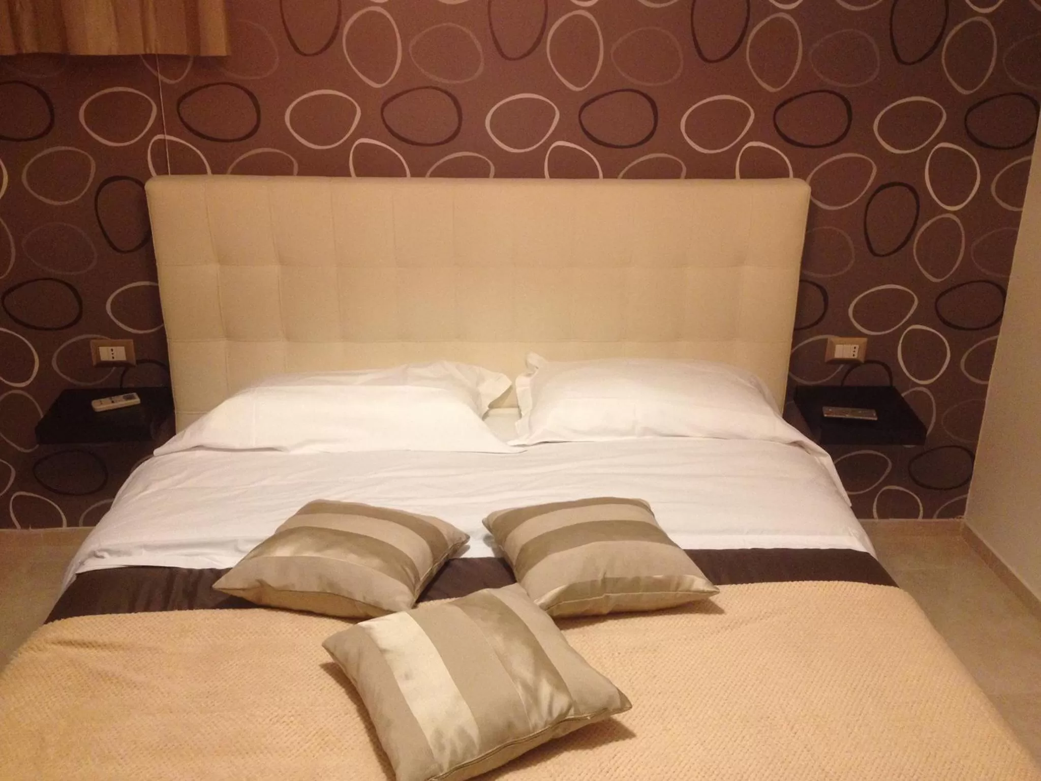 Toilet, Bed in Terrazza Partenopea