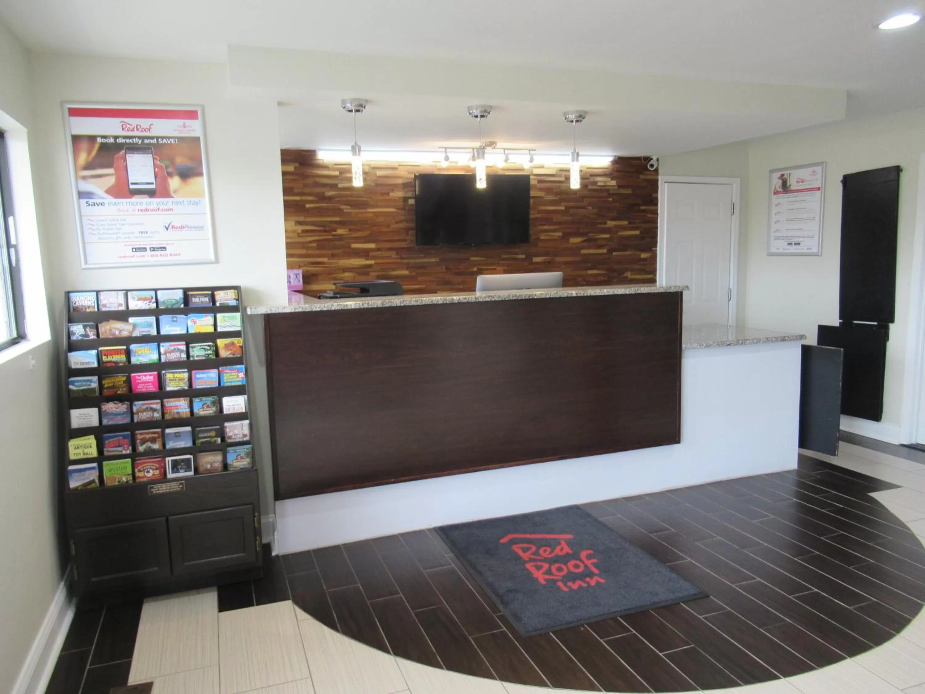 Lobby or reception in Red Roof Inn Walton, KY - Richwood - Cincinnati Airport South