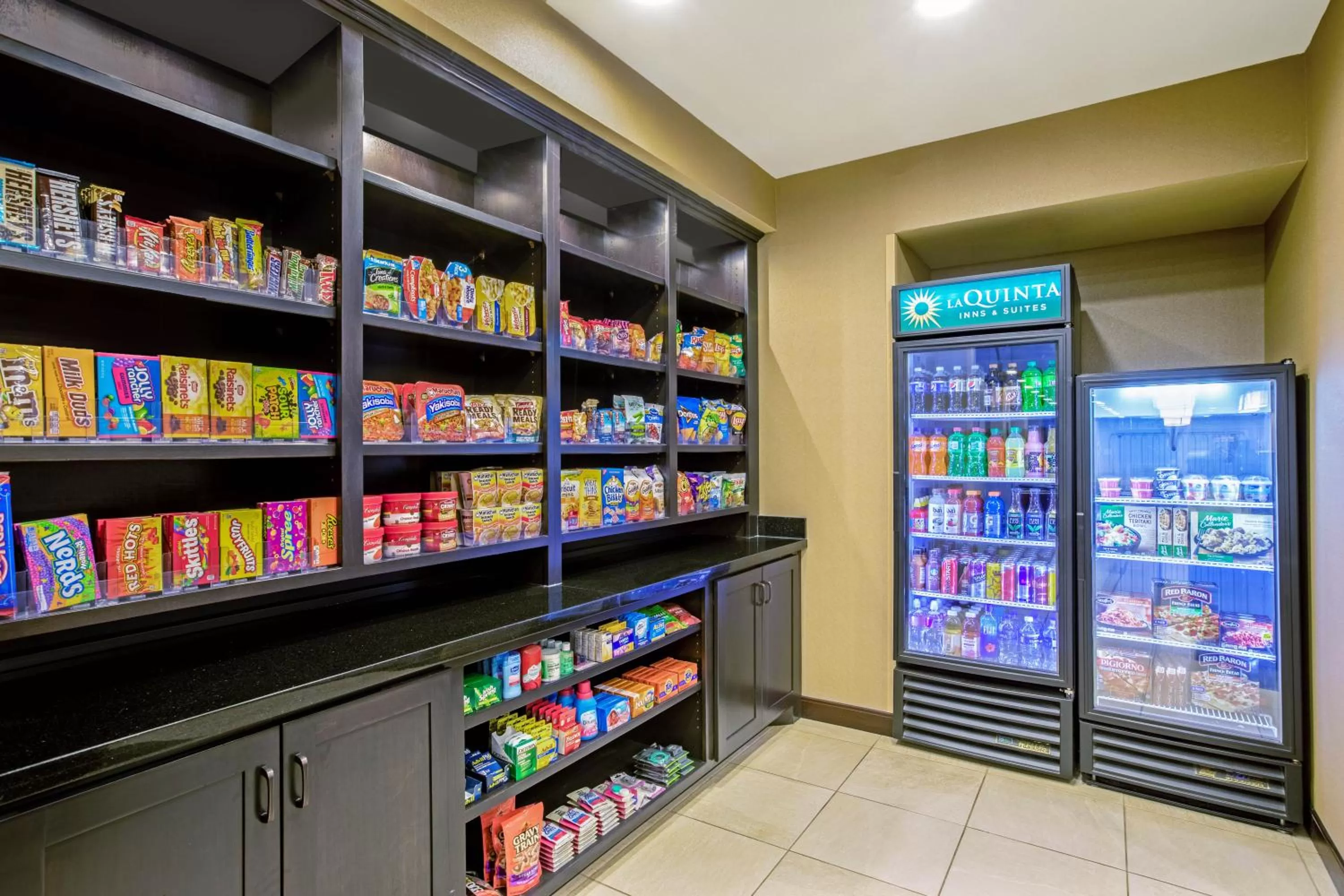 Food and drinks in La Quinta by Wyndham Gillette