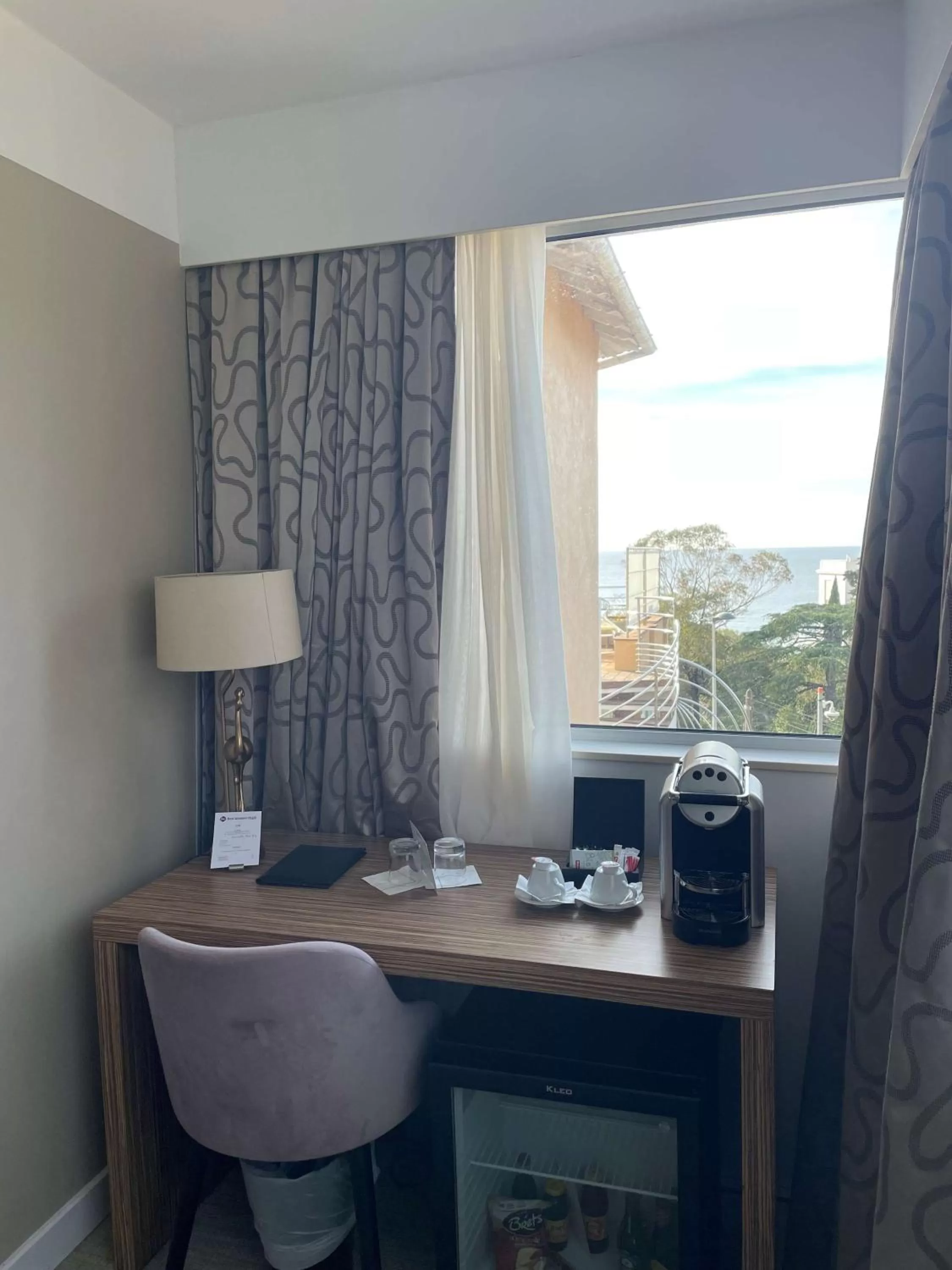 Bedroom in Best Western Plus Hôtel la Rade