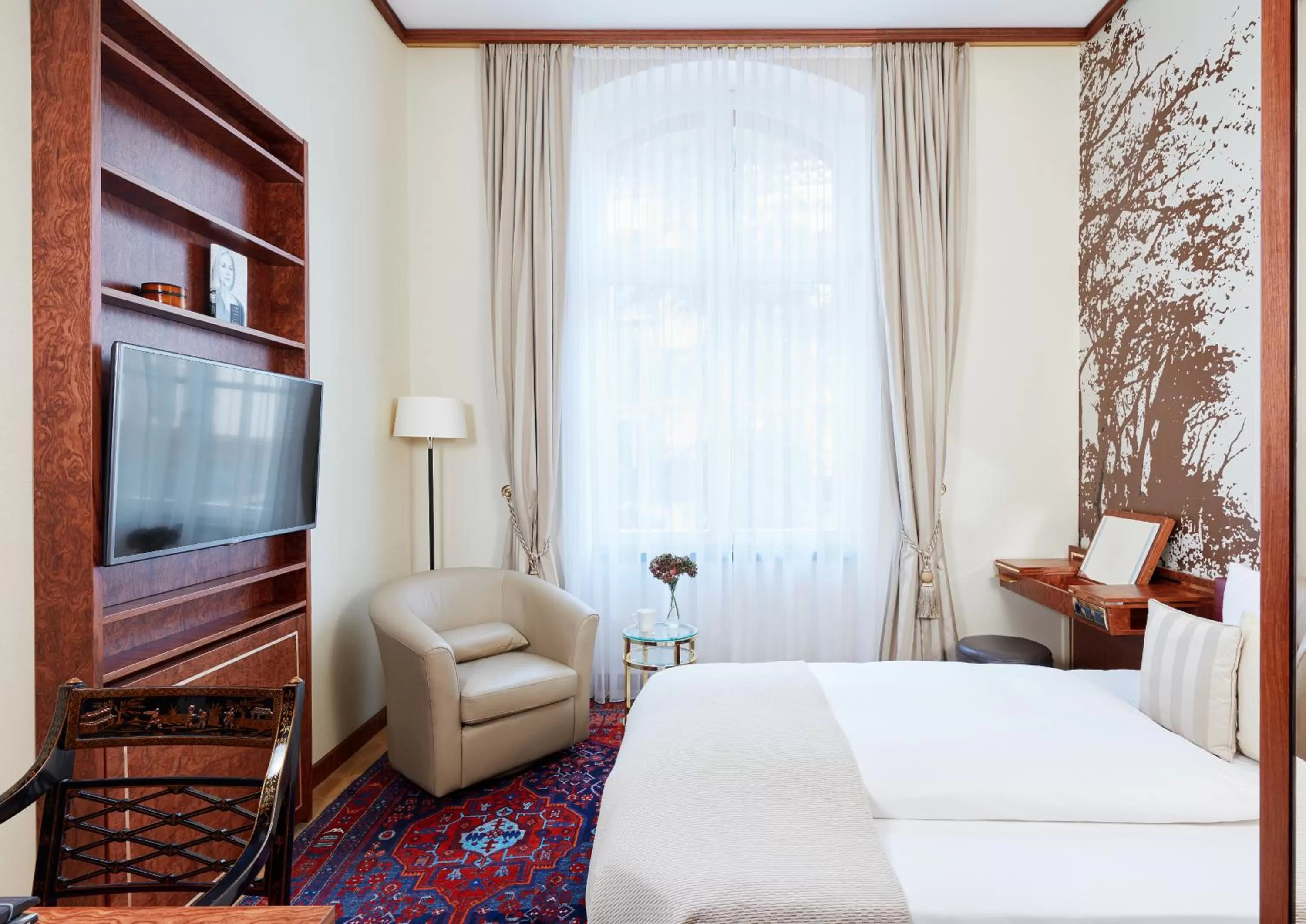 Photo of the whole room, Bed in Living Hotel De Medici