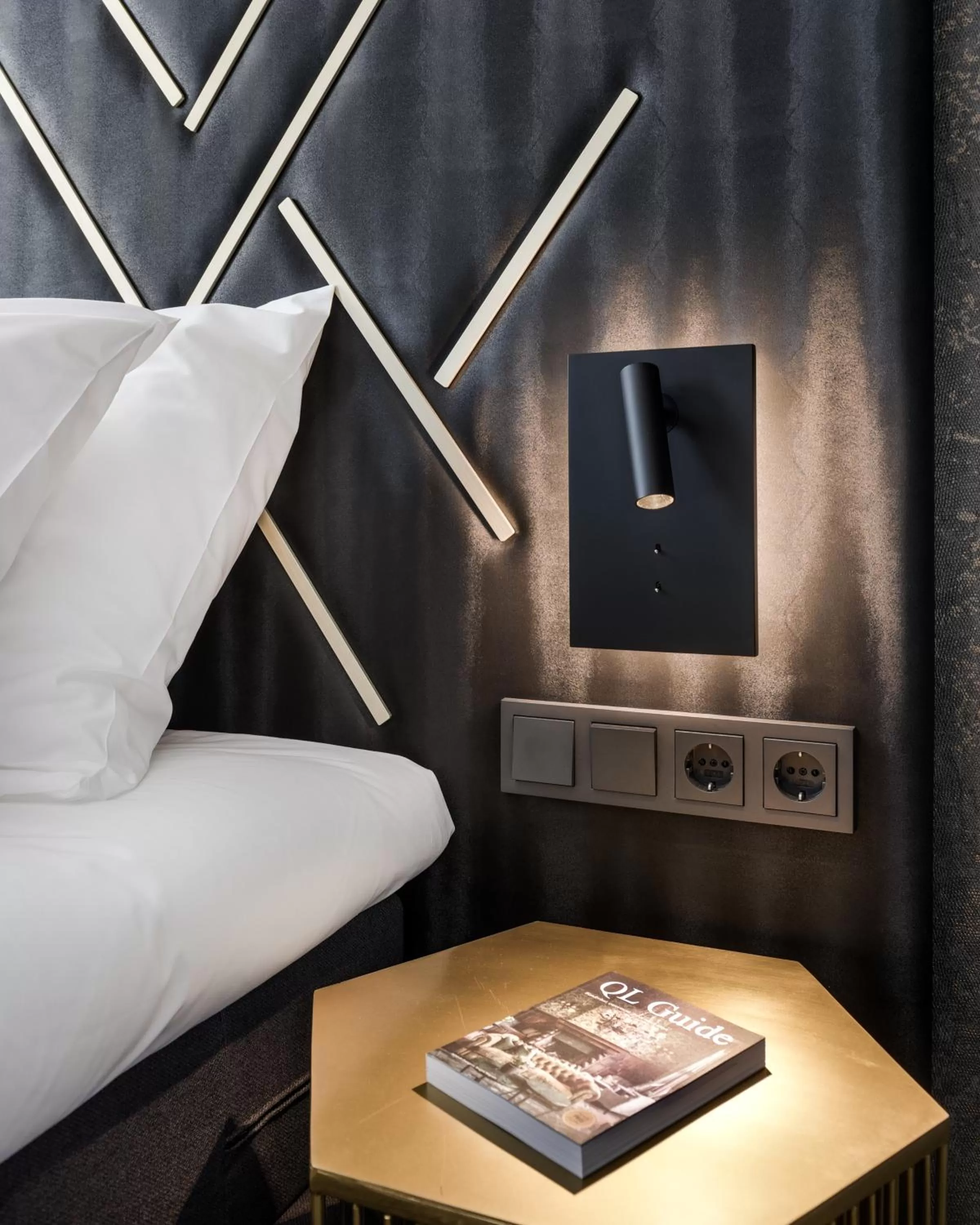 Bedroom, Bed in Le Marin Hotel Rotterdam City - Handwritten Collection