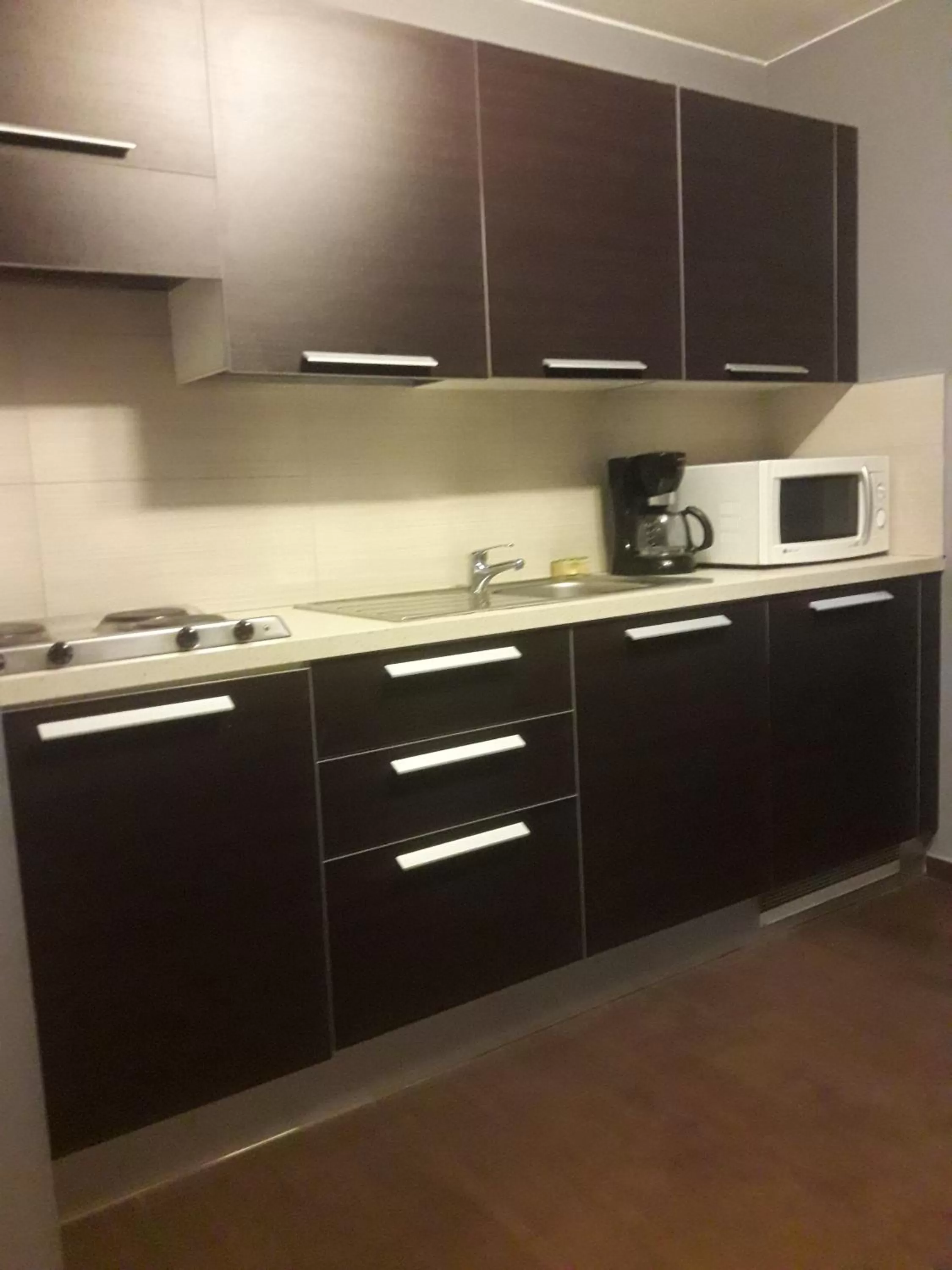 Communal kitchen in Hotel La Louve