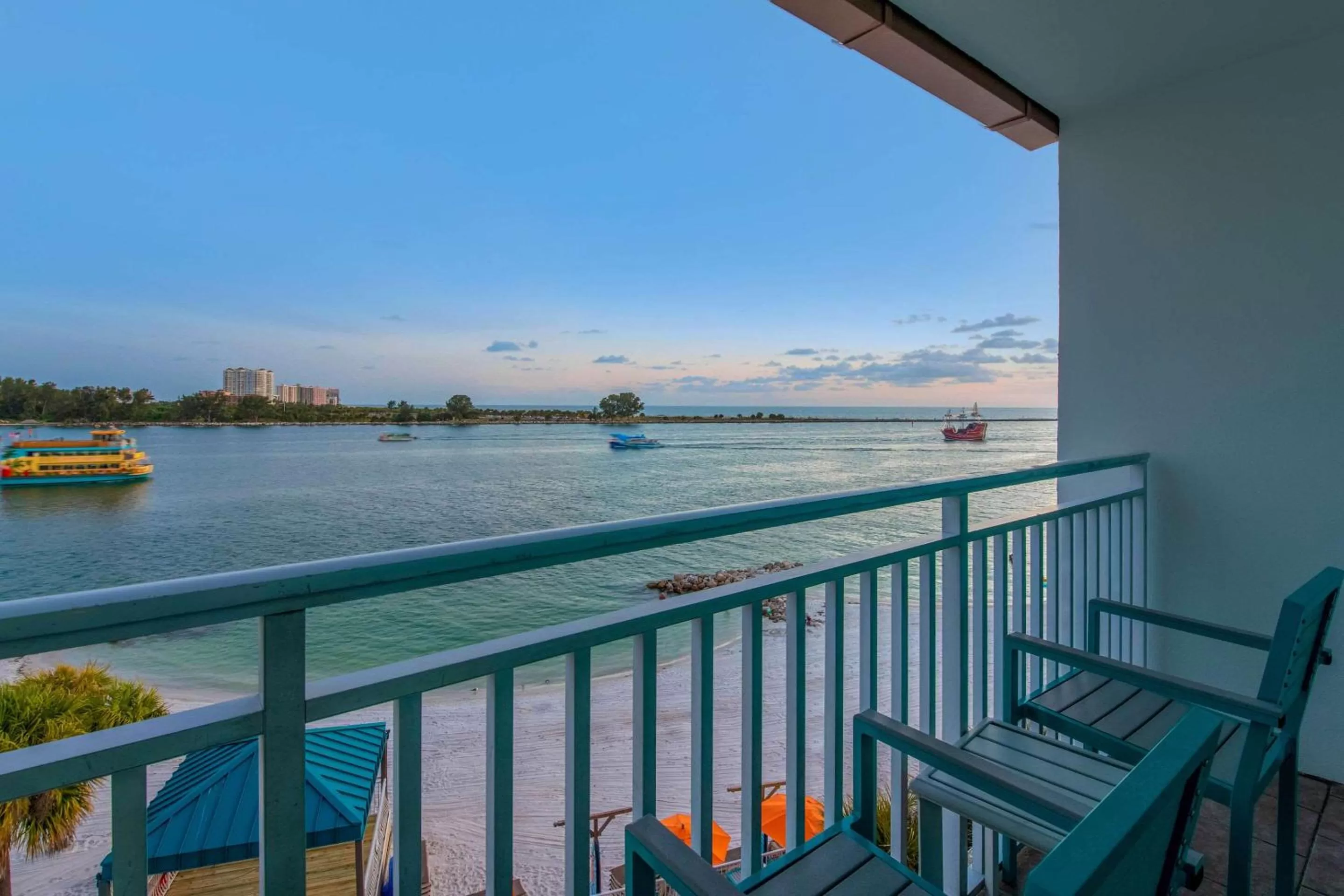 Dolphin Sands Clearwater Beach, an Ascend Collection Hotel